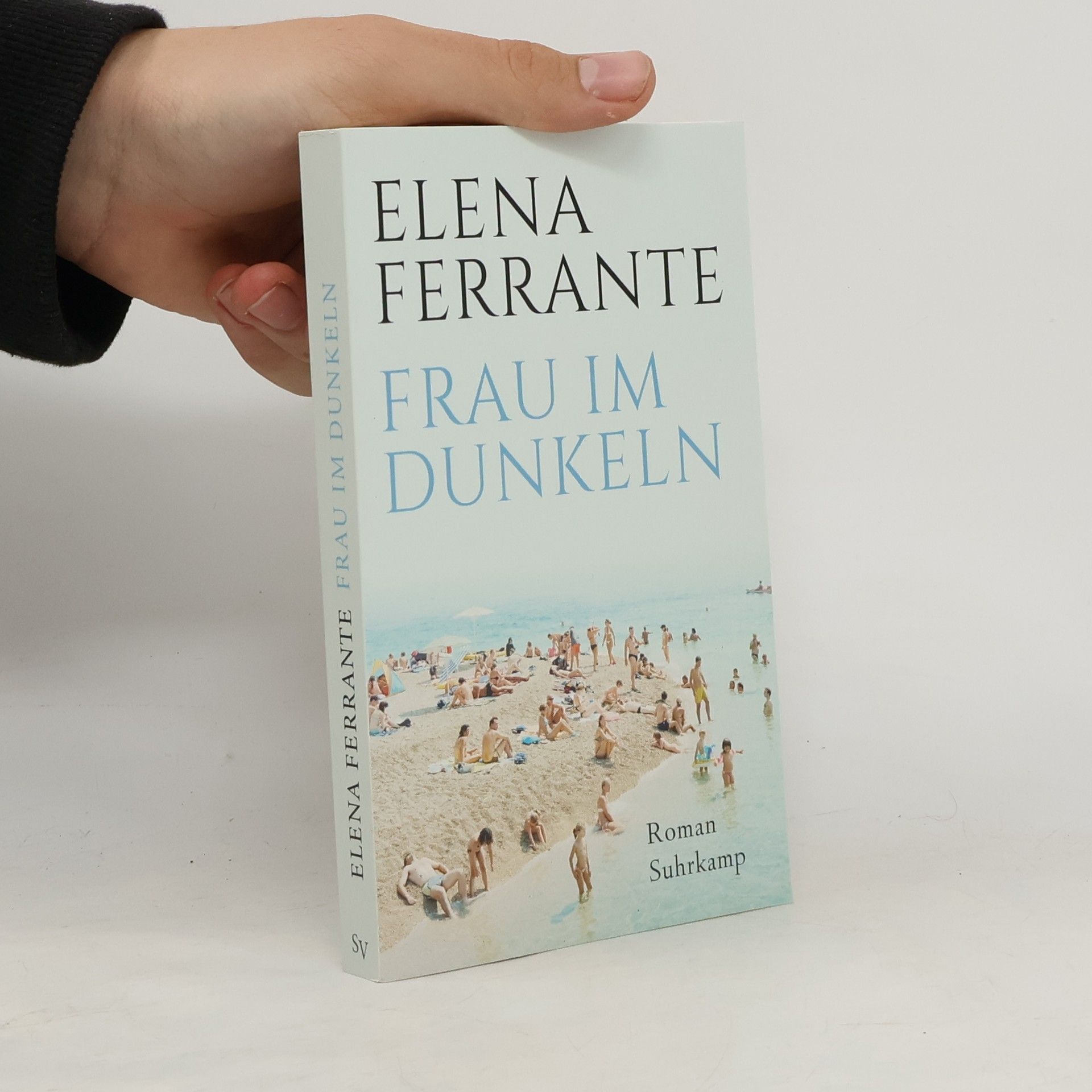 Frau im Dunkeln