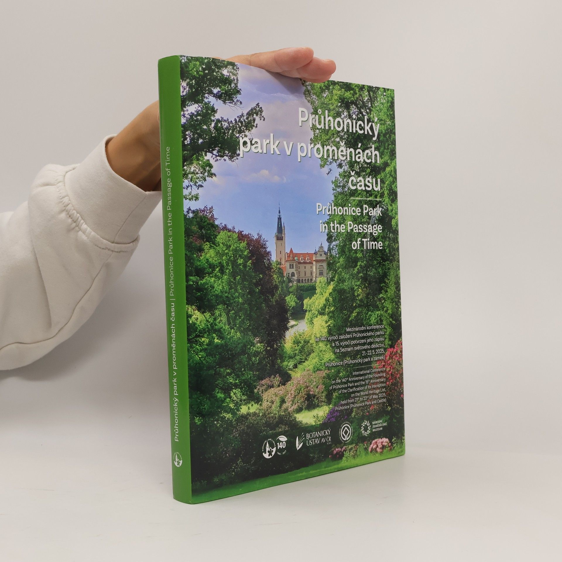 AA.VV. Průhonický park v proměnách času