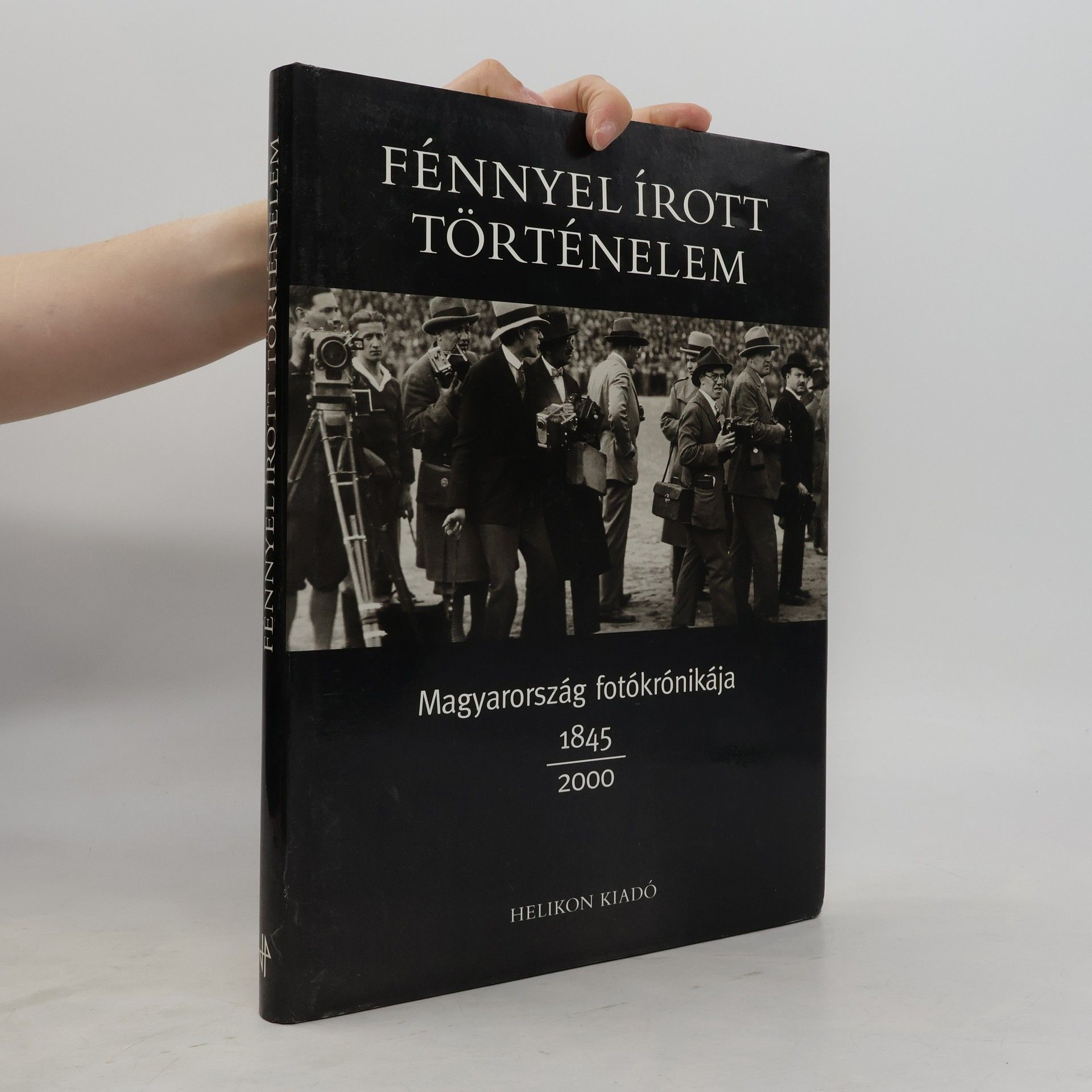 Katalin Jalsovszky Fénnyel írott történelem