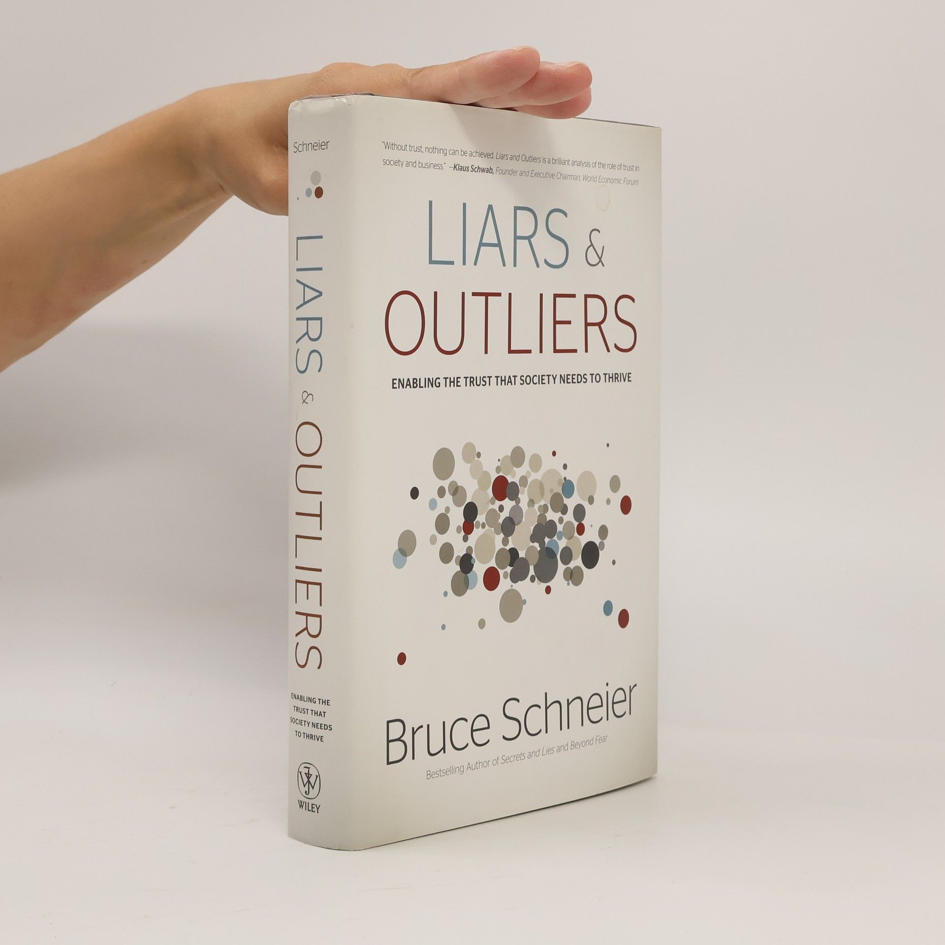 Bruce Schneier Liars and Outliers