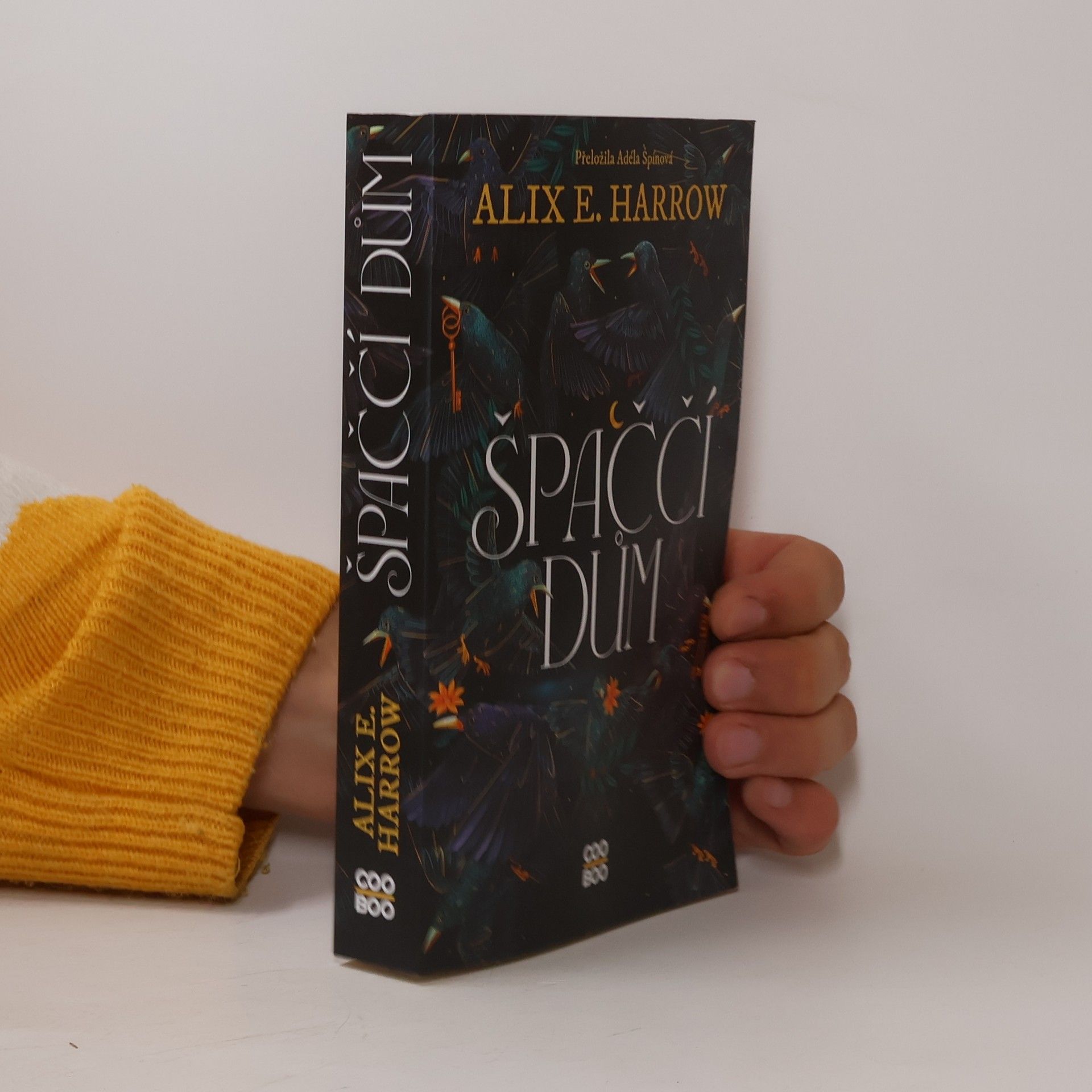 Alix E. Harrow Špaččí dům