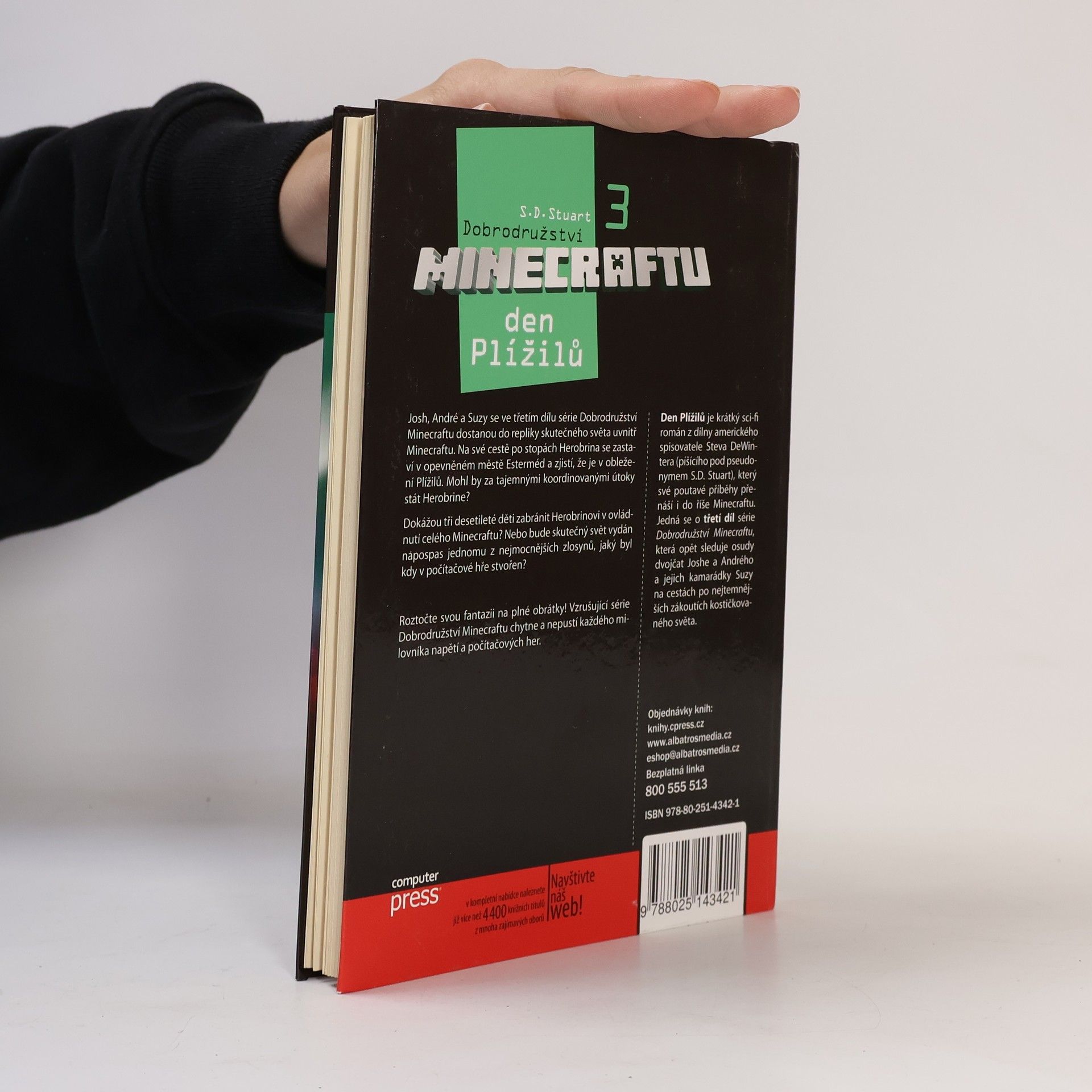 S. D. Stuart Dobrodružství Minecraftu. 3, Den Plížilů