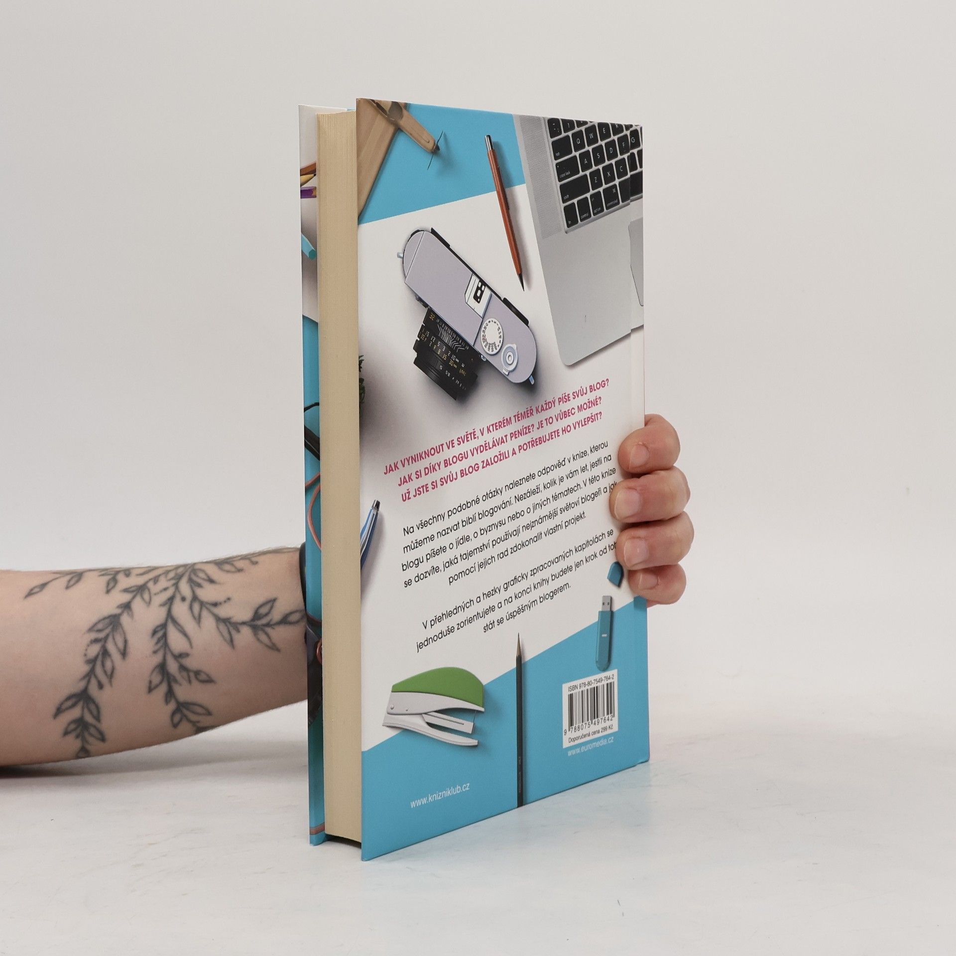 Natasha Courtenay-Smith Blog za milion