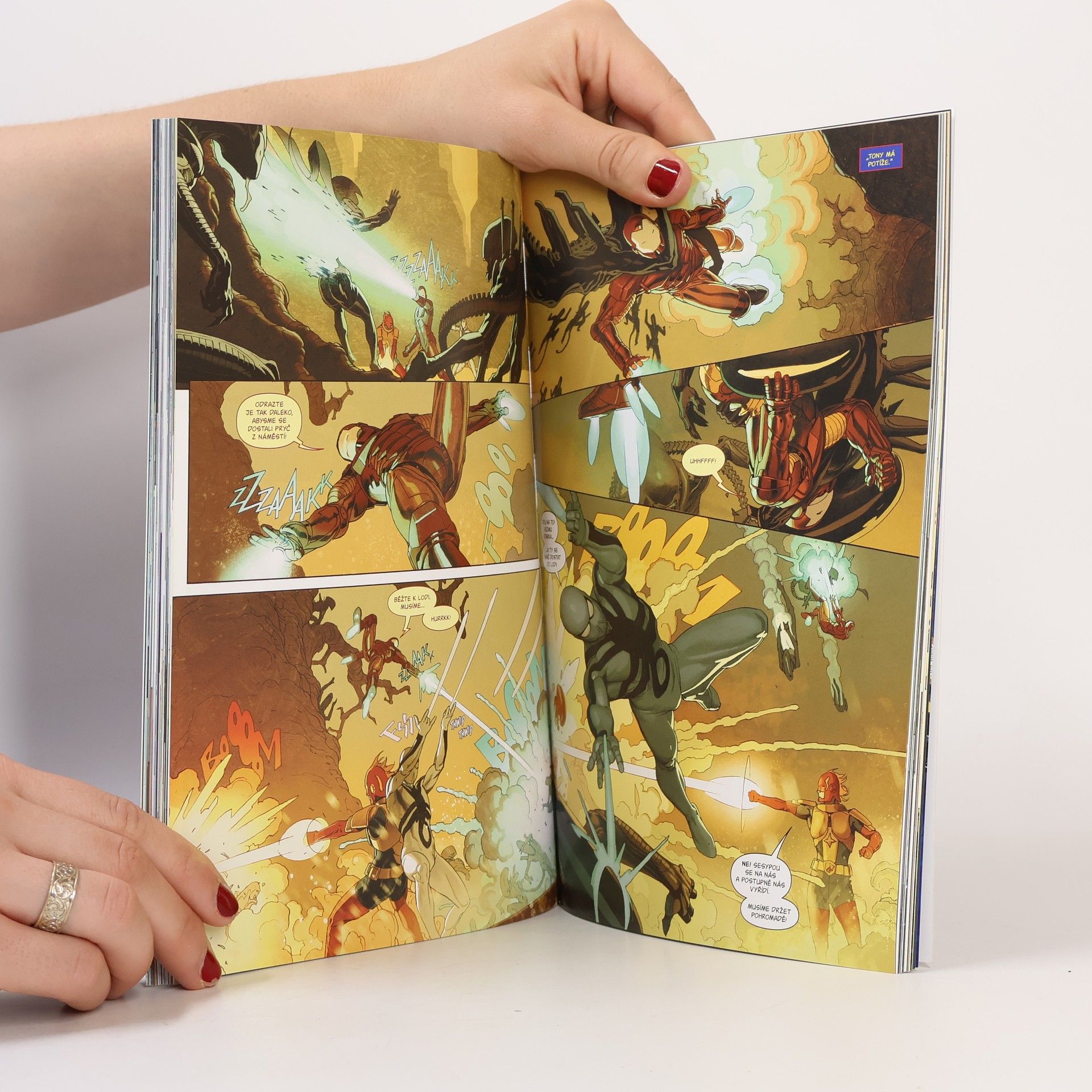 Jonathan Hickman Vetřelci vs. Avengers