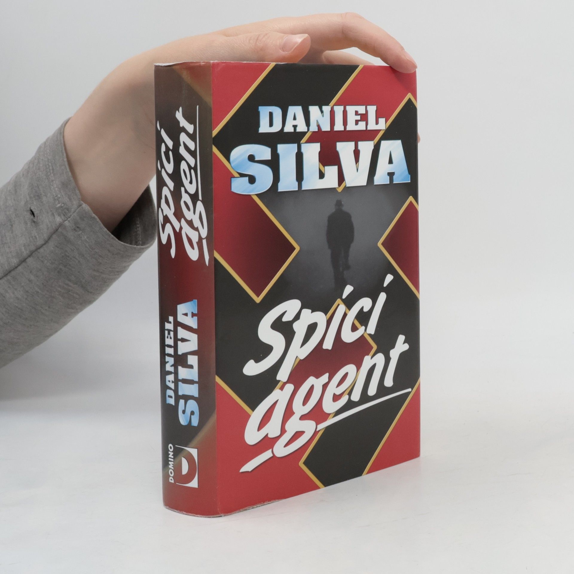 Daniel Silva Spící agent