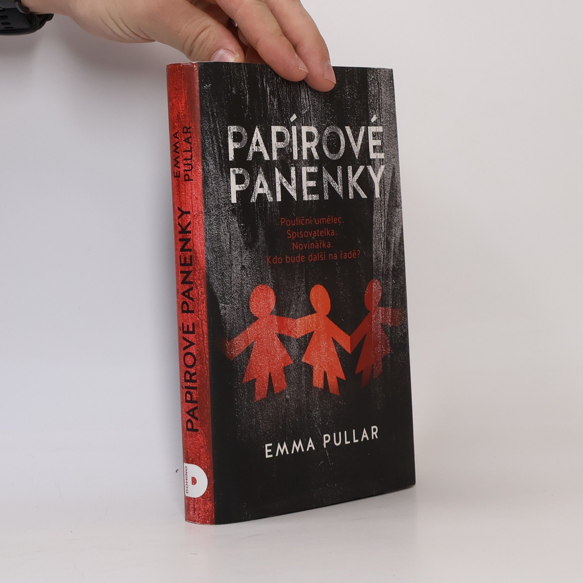 Emma Pullar Papírové panenky