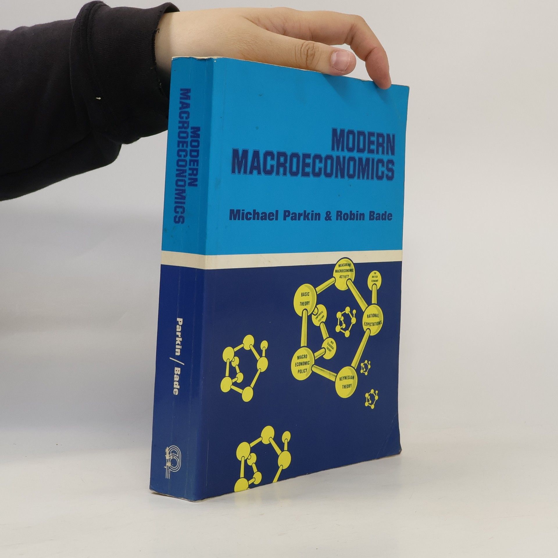 Modern Macroeconomics