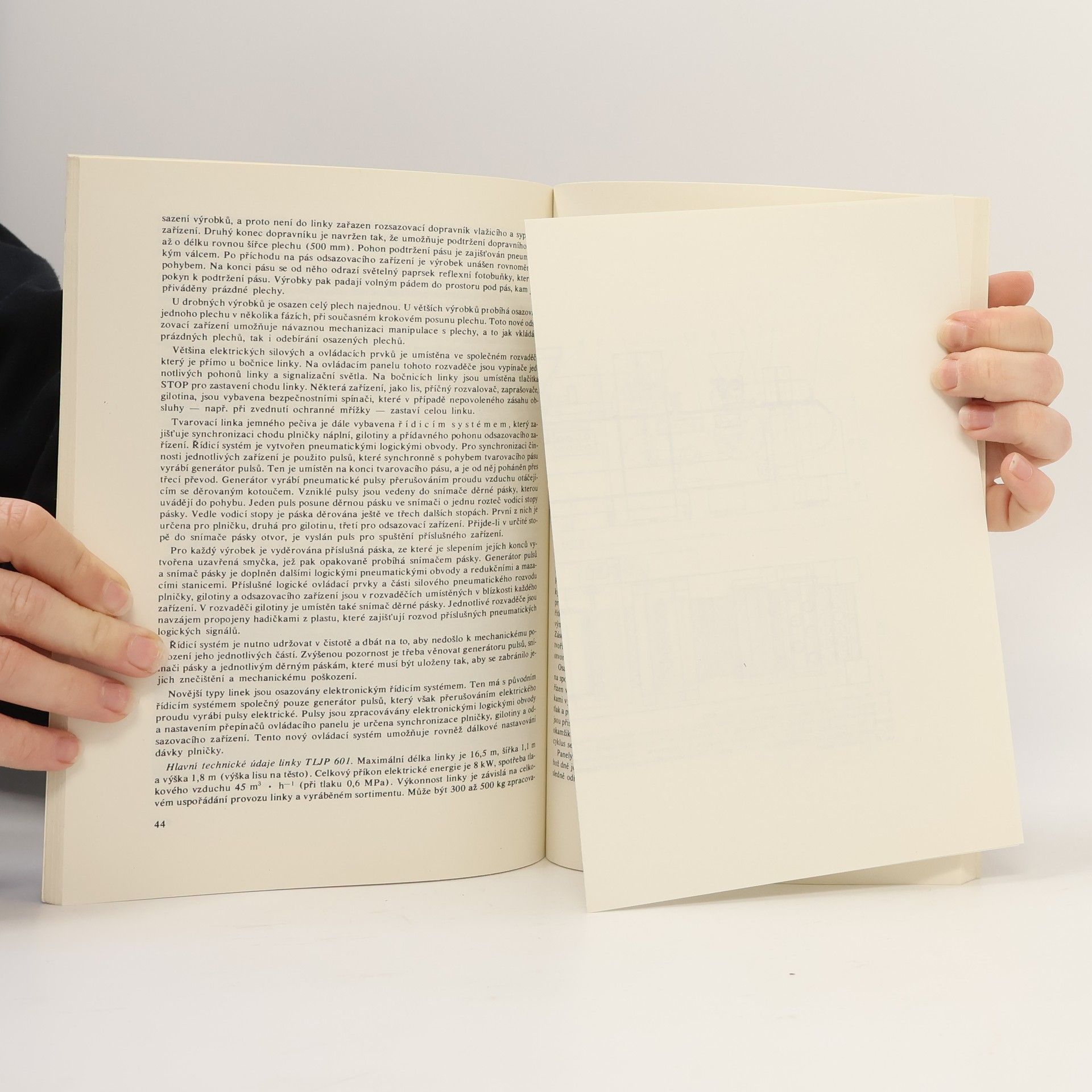 Autorenkollektiv Stroje a zařízení v pekárnách