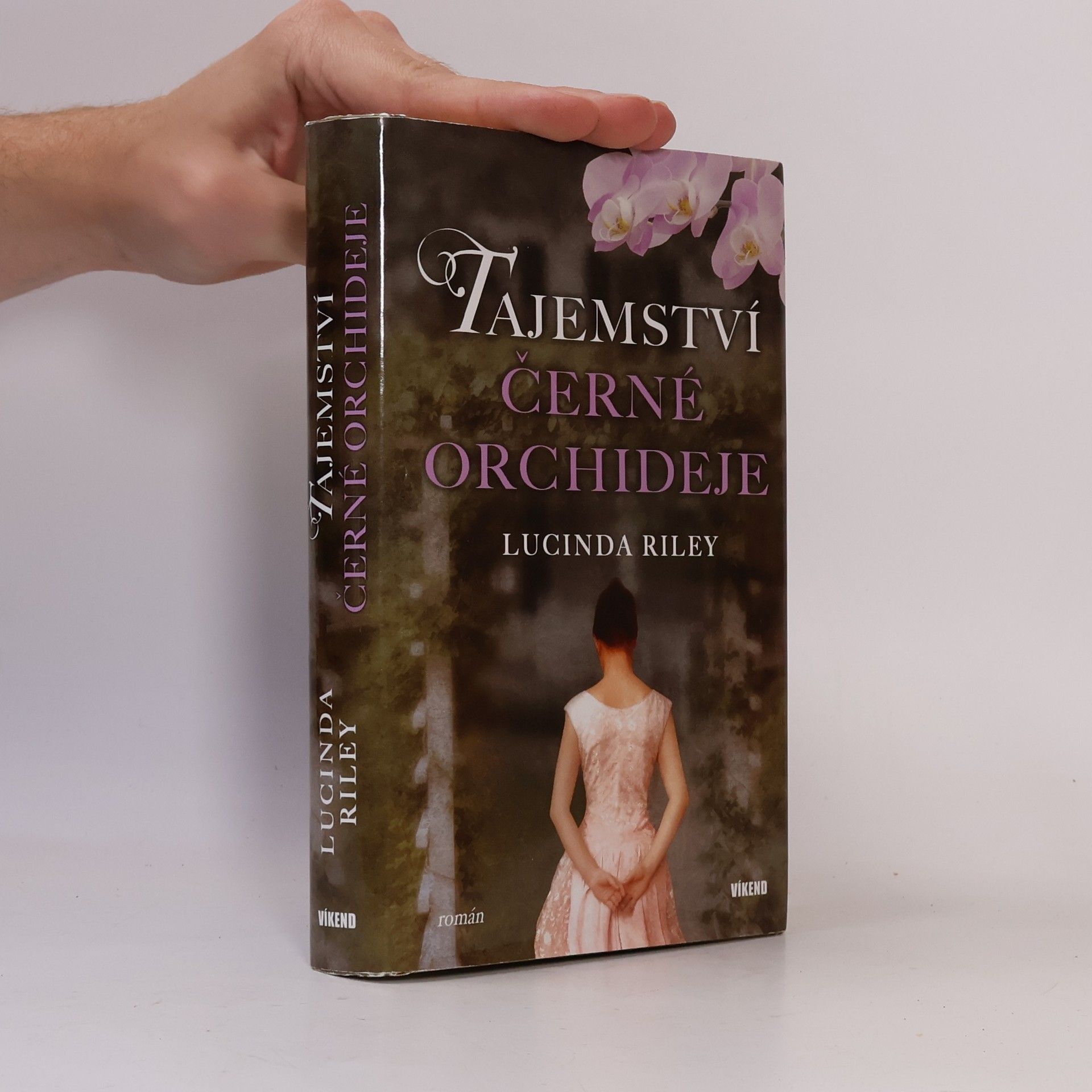 Lucinda Riley Tajemství černé orchideje