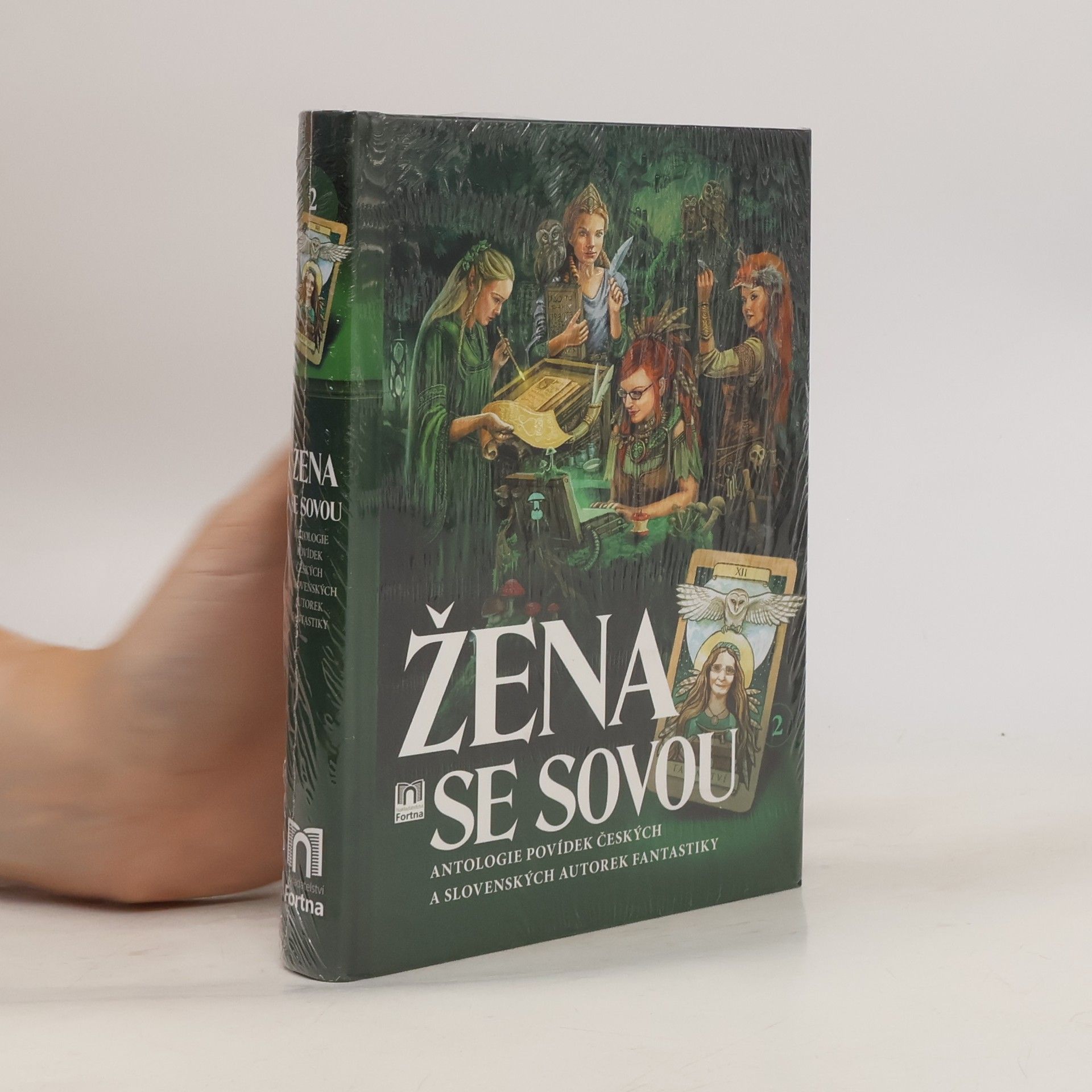 Žena se sovou