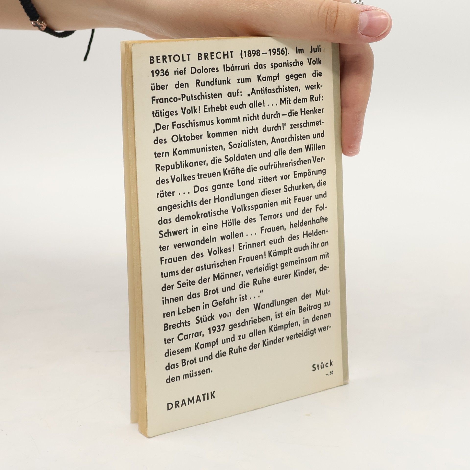 Bertolt Brecht Die Gewehre der Frau Carrar