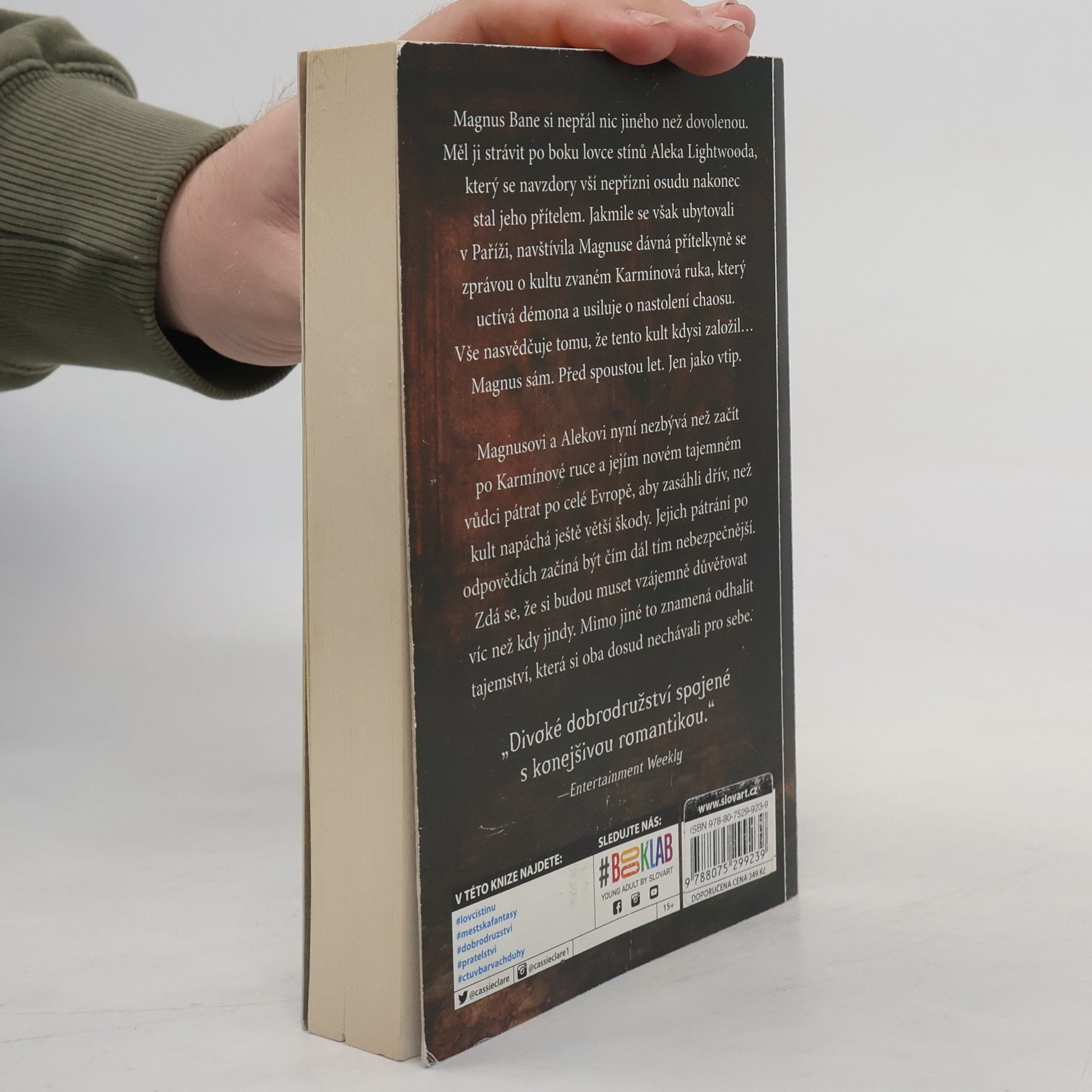 Cassandra Clare Nejstarší kletby. Kniha první, Rudé svitky magie