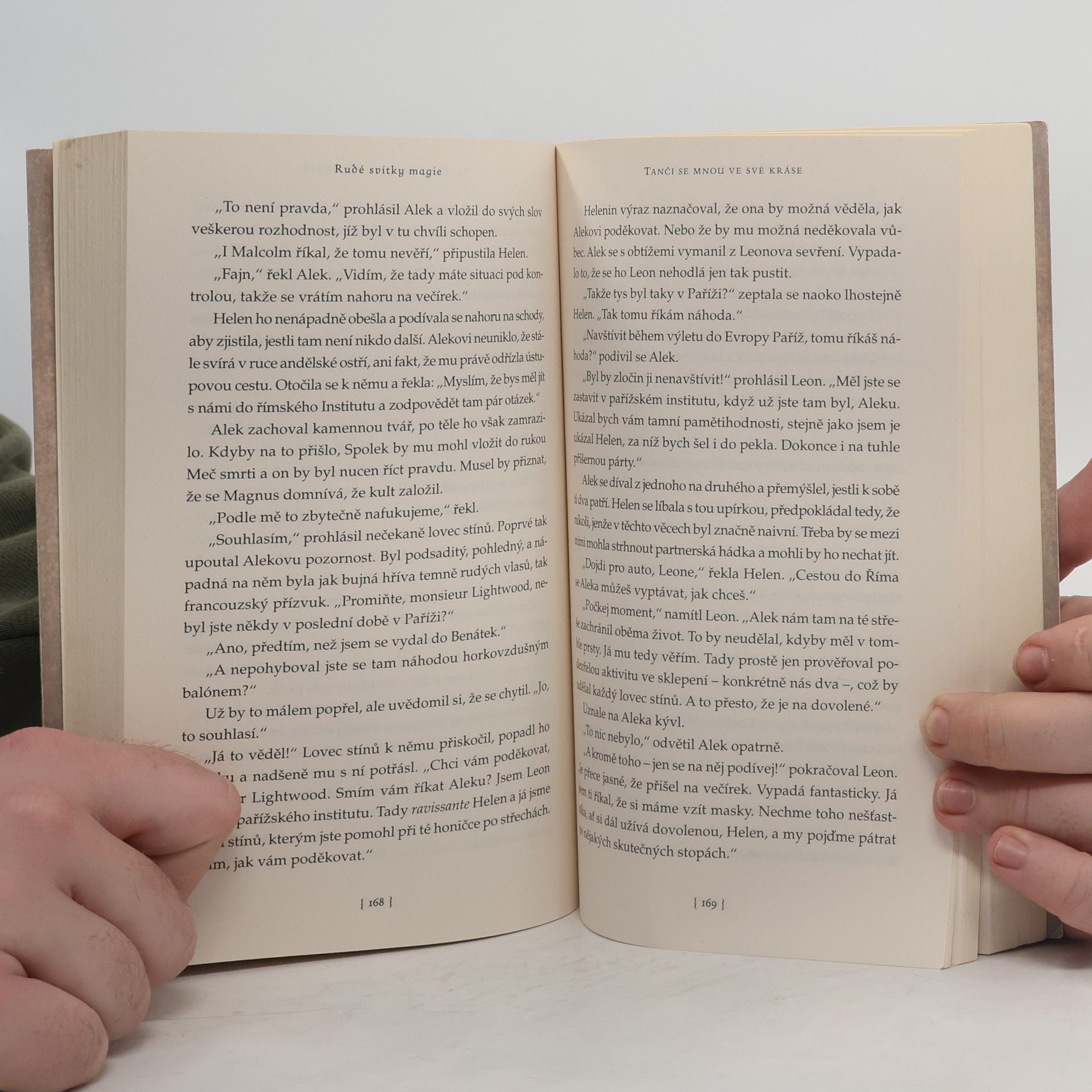 Cassandra Clare Nejstarší kletby. Kniha první, Rudé svitky magie