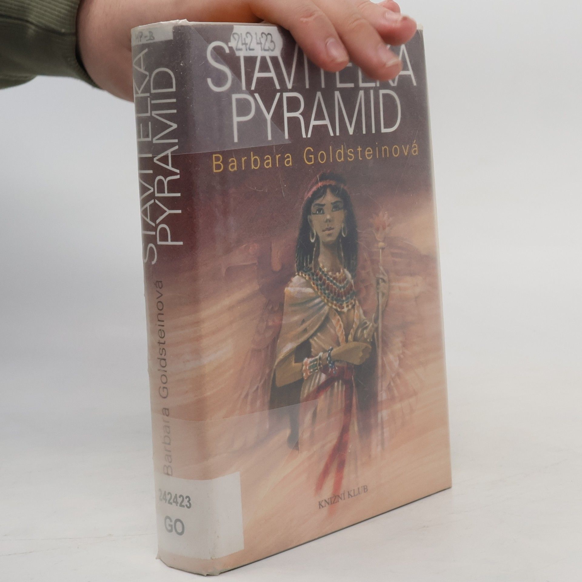 Barbara Goldstein Stavitelka pyramid