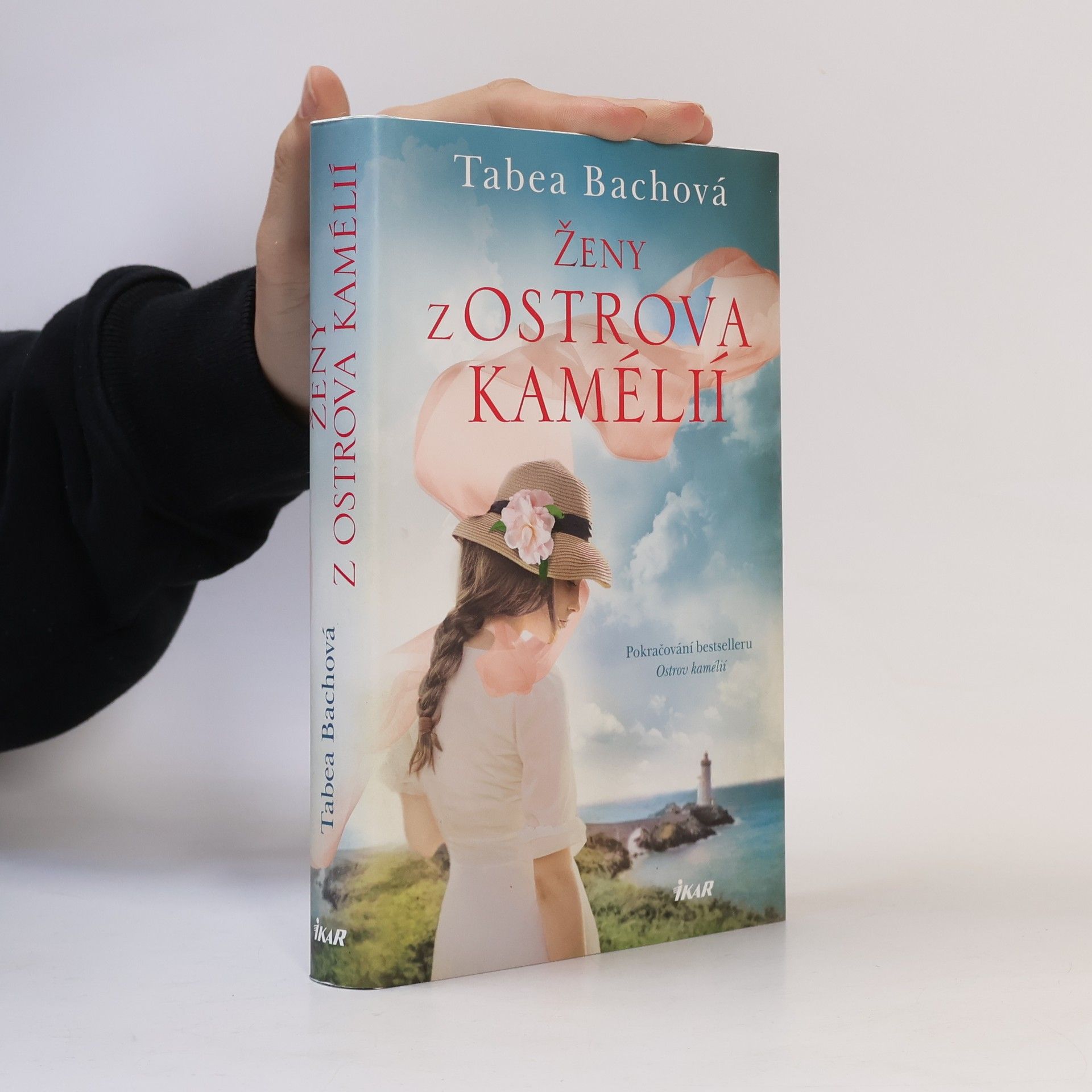 Tabea Bach Ženy z ostrova kamélií
