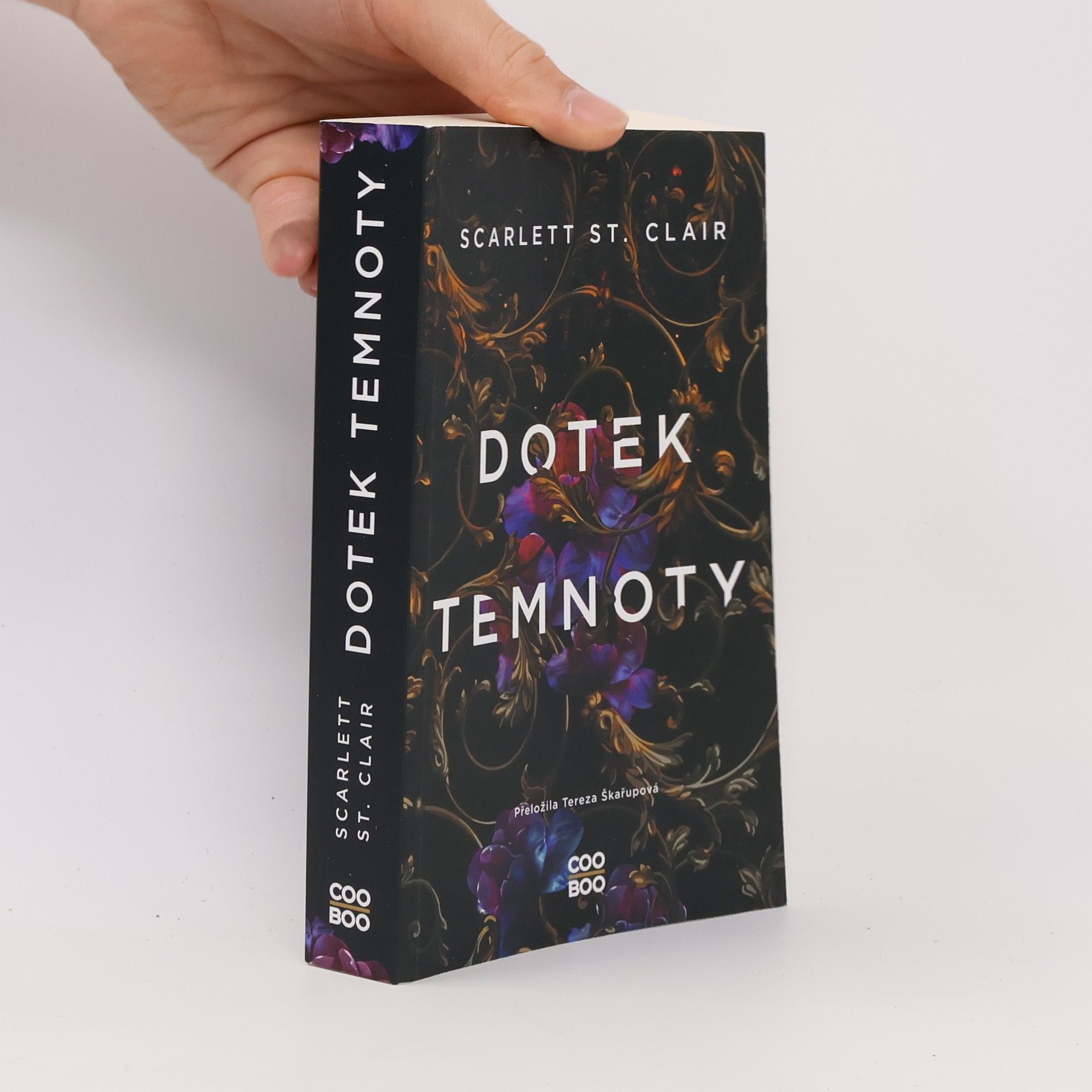 Scarlett St. Clair Dotek temnoty