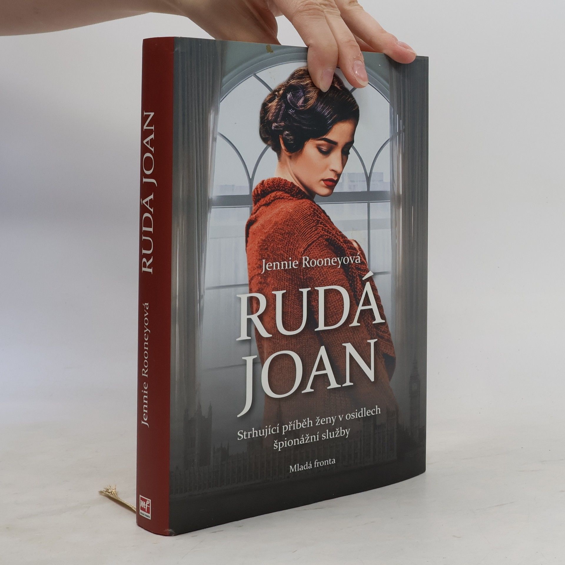 Jennie Rooney Rudá Joan