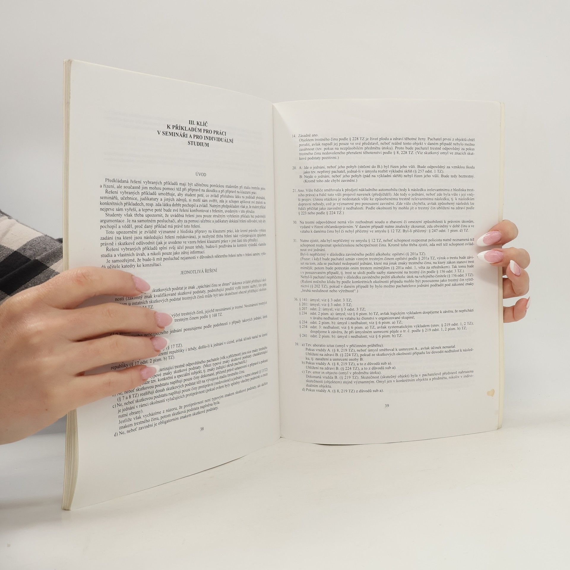 Autorenkollektiv Příklady a klauzurní práce z trestního práva a řízení