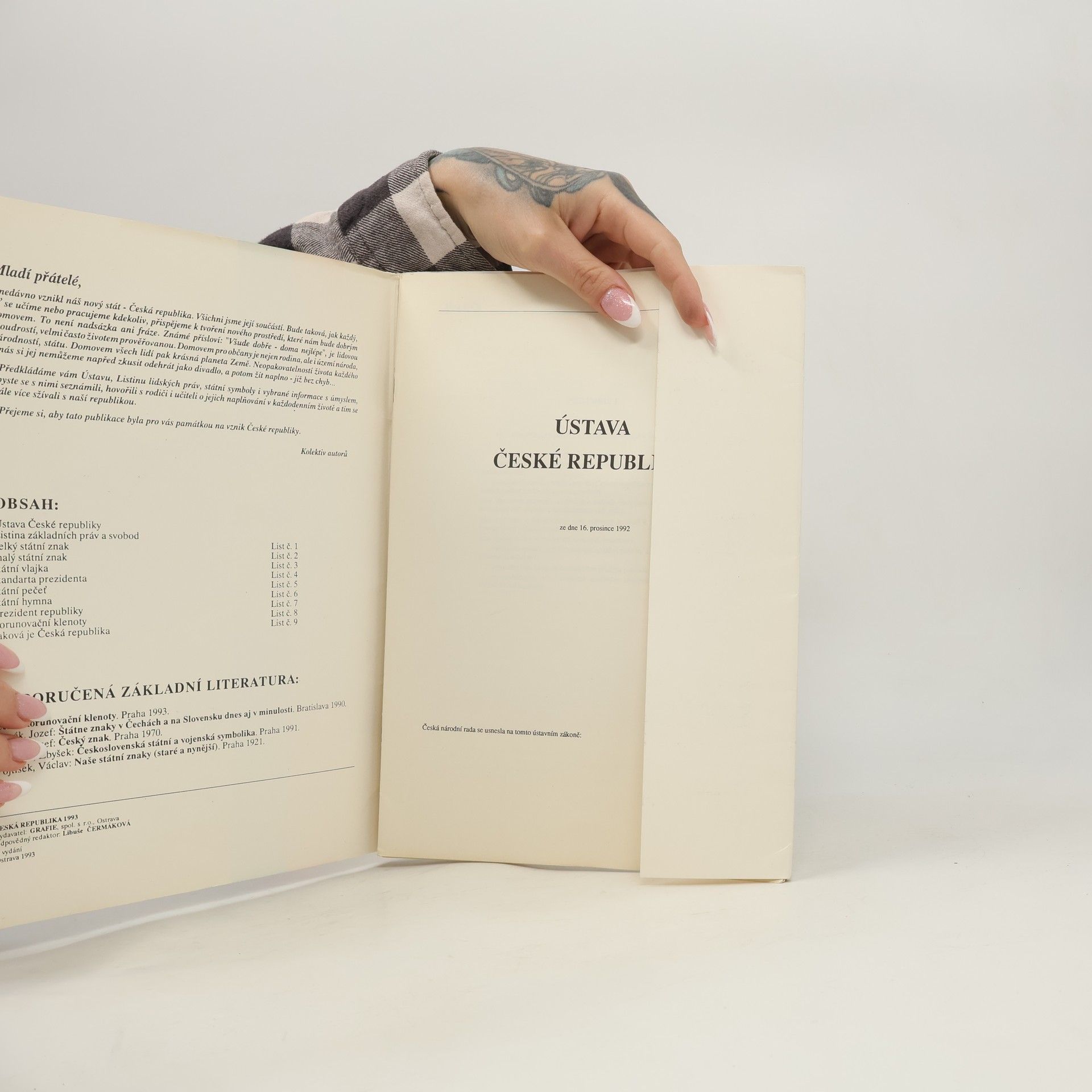 Autorenkollektiv Česká republika 1993 : Ústava a státní symboly