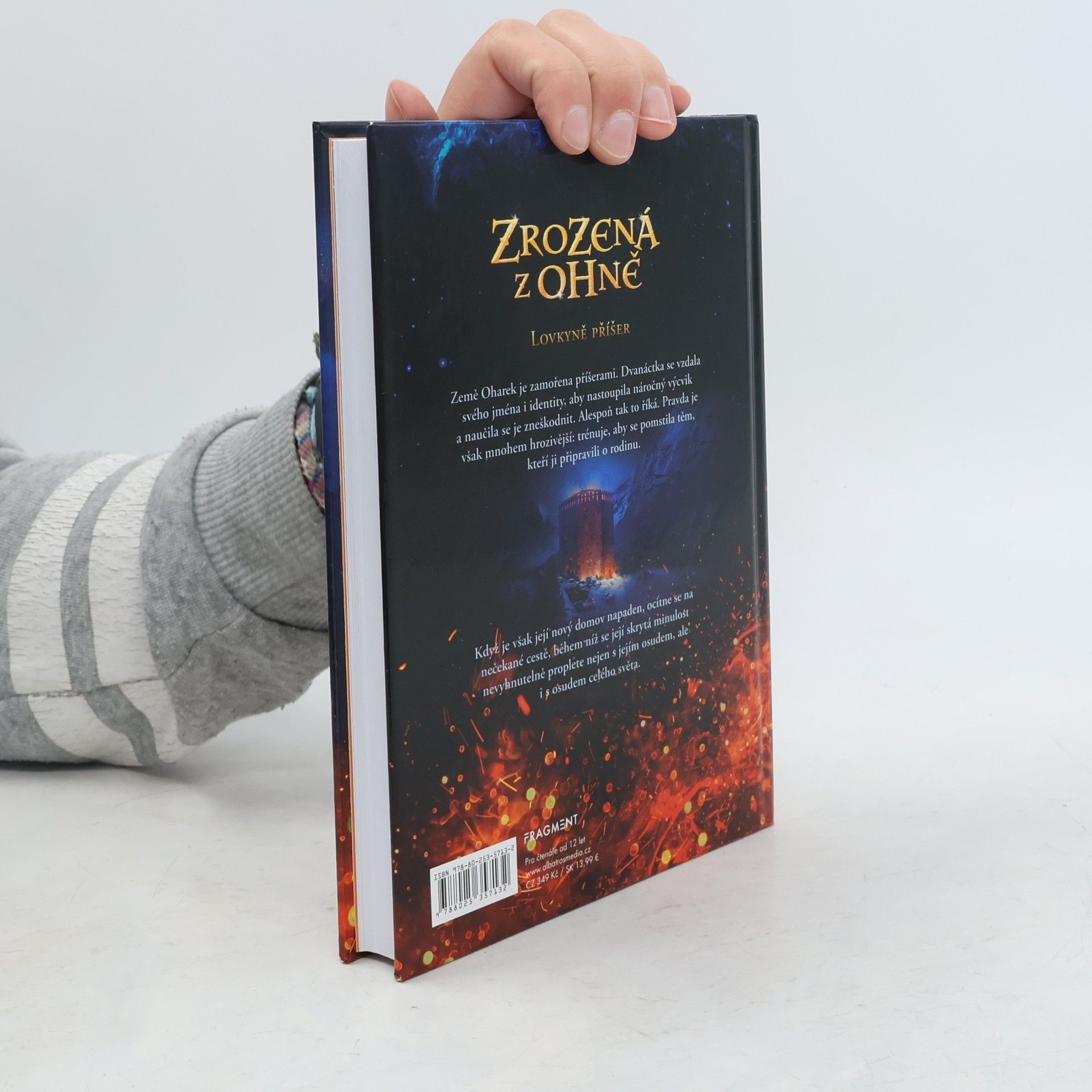 Jan Kozák Zrozená z ohně. Lovkyně příšer