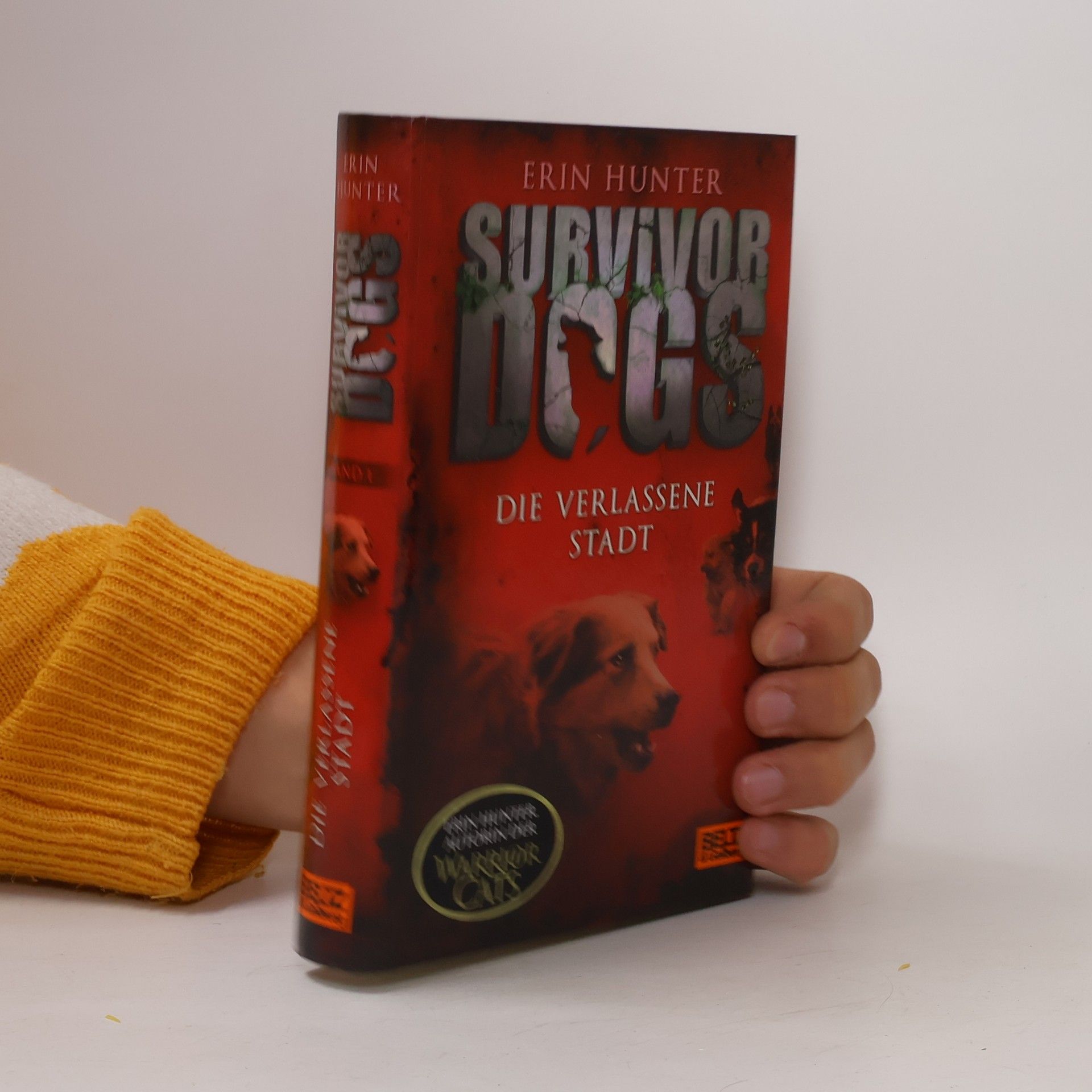 Erin Hunter Survivor Dogs