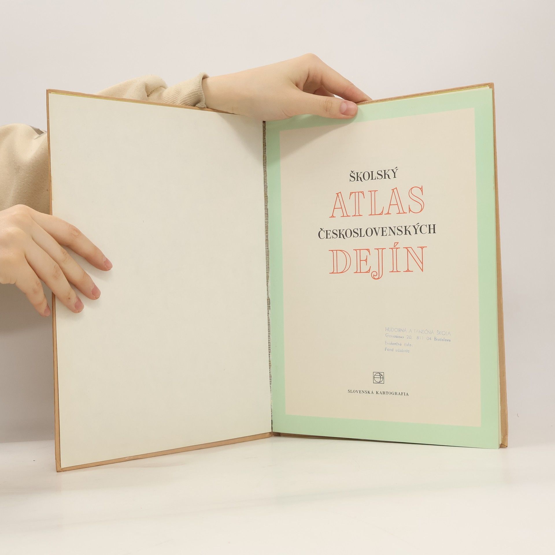 Autorenkollektiv Školský atlas Československých dejín