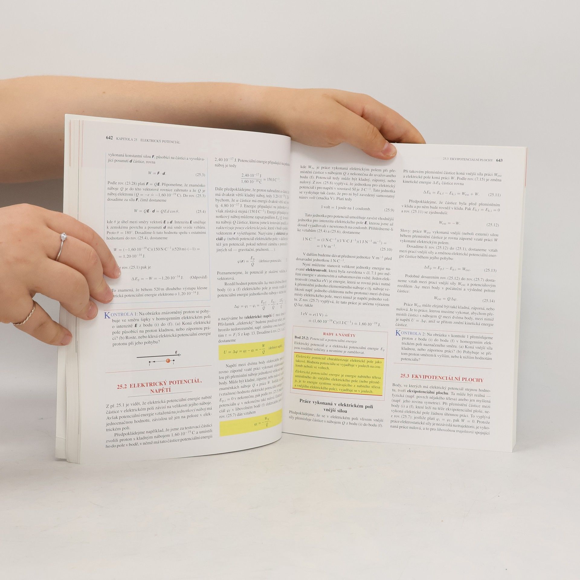 Various authors Fyzika. Část 3 - Elektřina a magnetismus