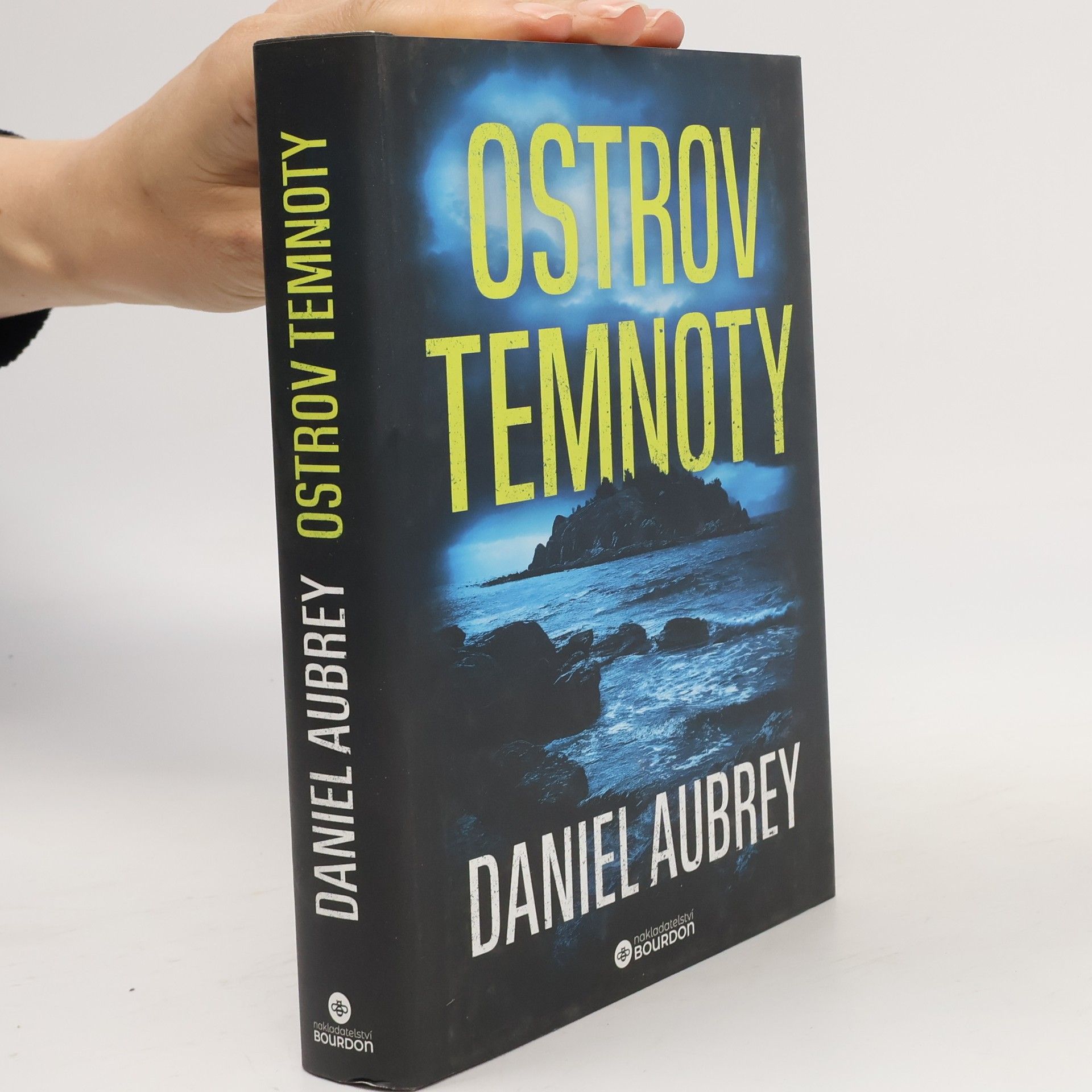 Daniel Aubrey Ostrov temnoty
