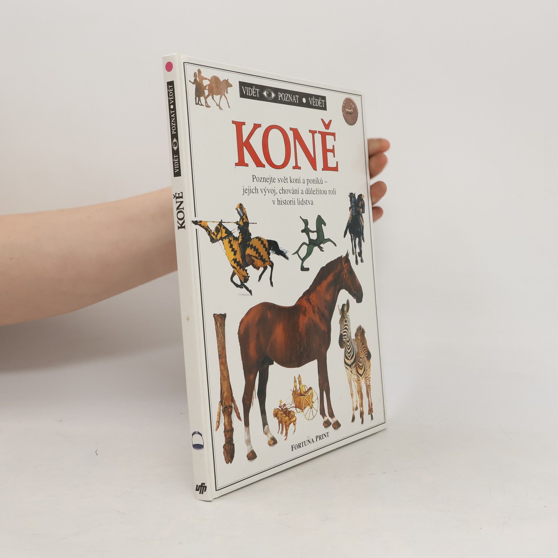 Juliet Clutton-Brock Koně : Poznejte svět koní a poníků - jejich vývoj, chování a důležitou roli v historii lidstva