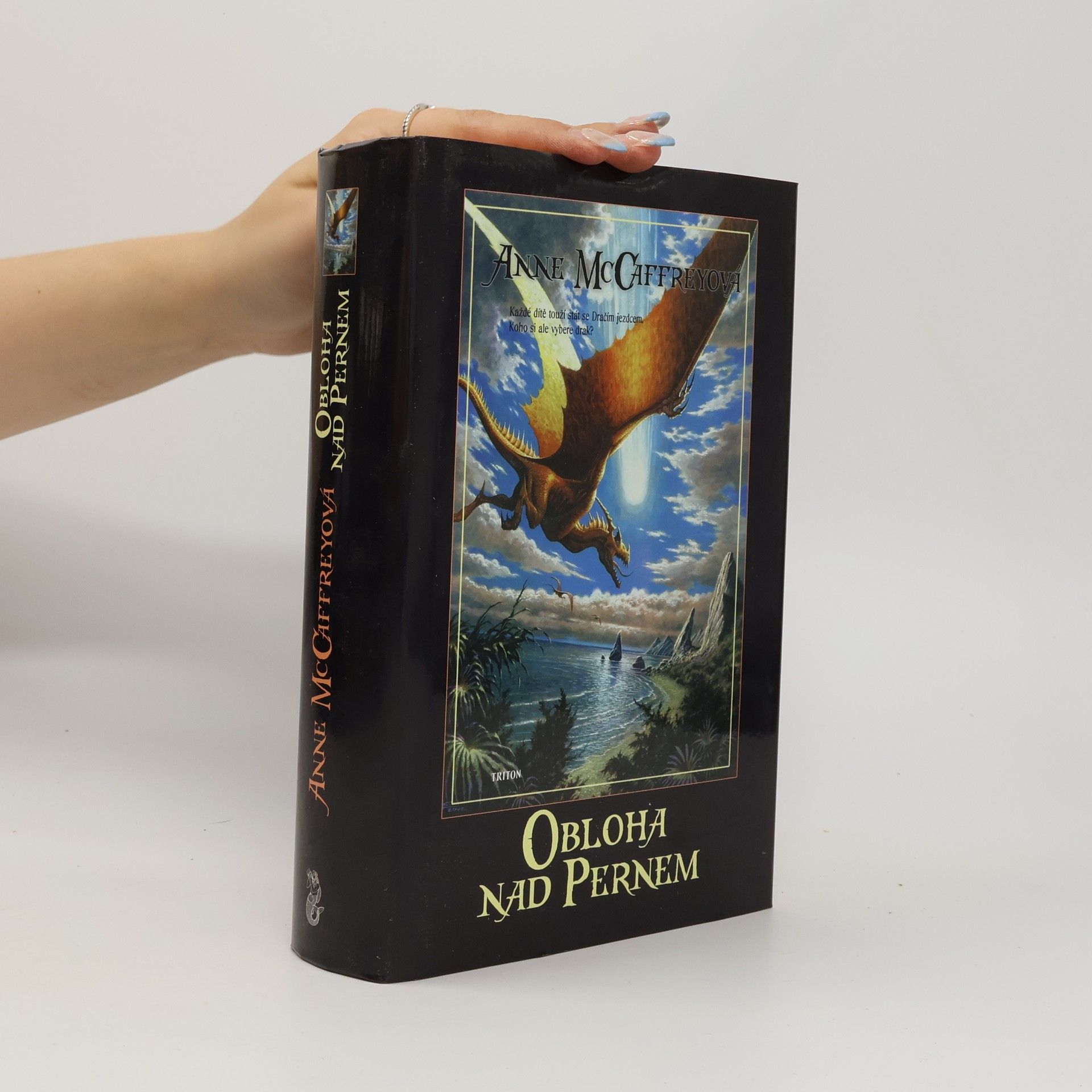 Anne McCaffrey Obloha nad Pernem