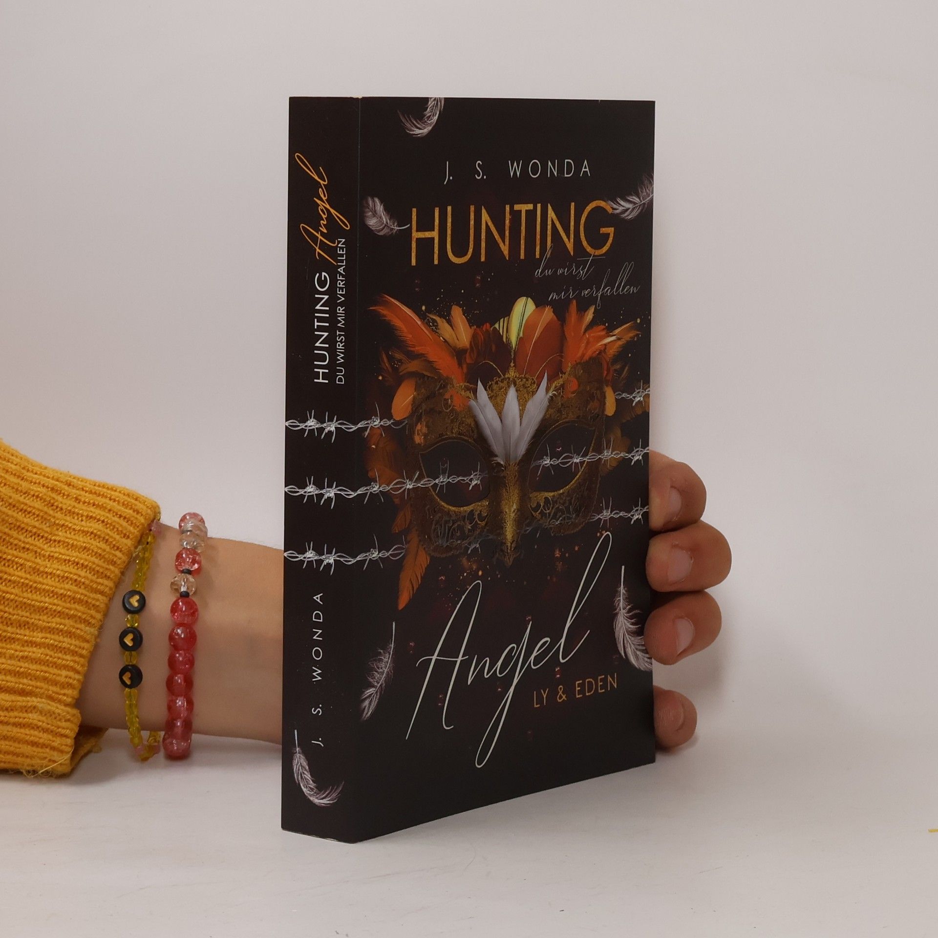Jane S. Wonda Hunting Angel