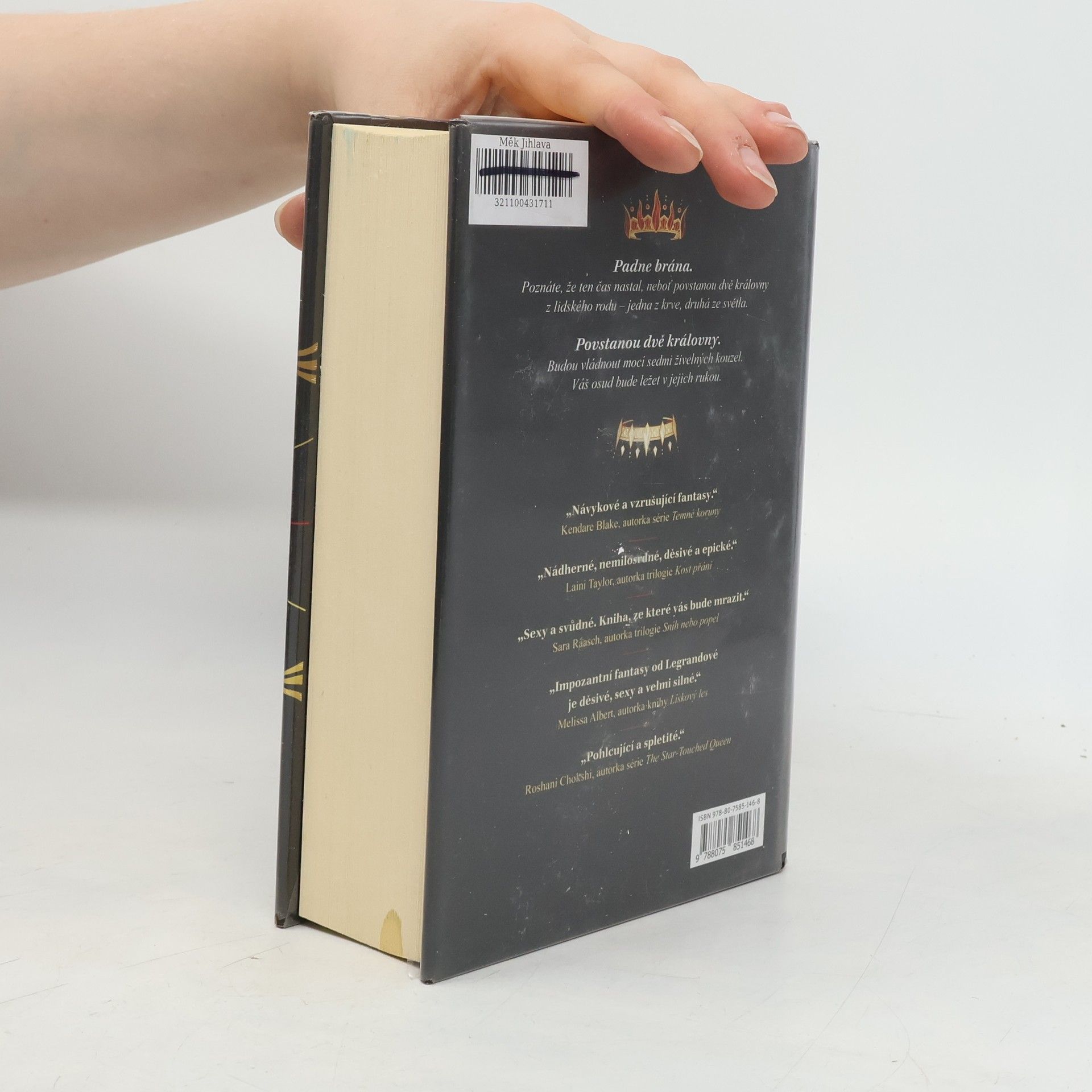 Claire Le Grand Furyborn. Trilogie Empirium - kniha první