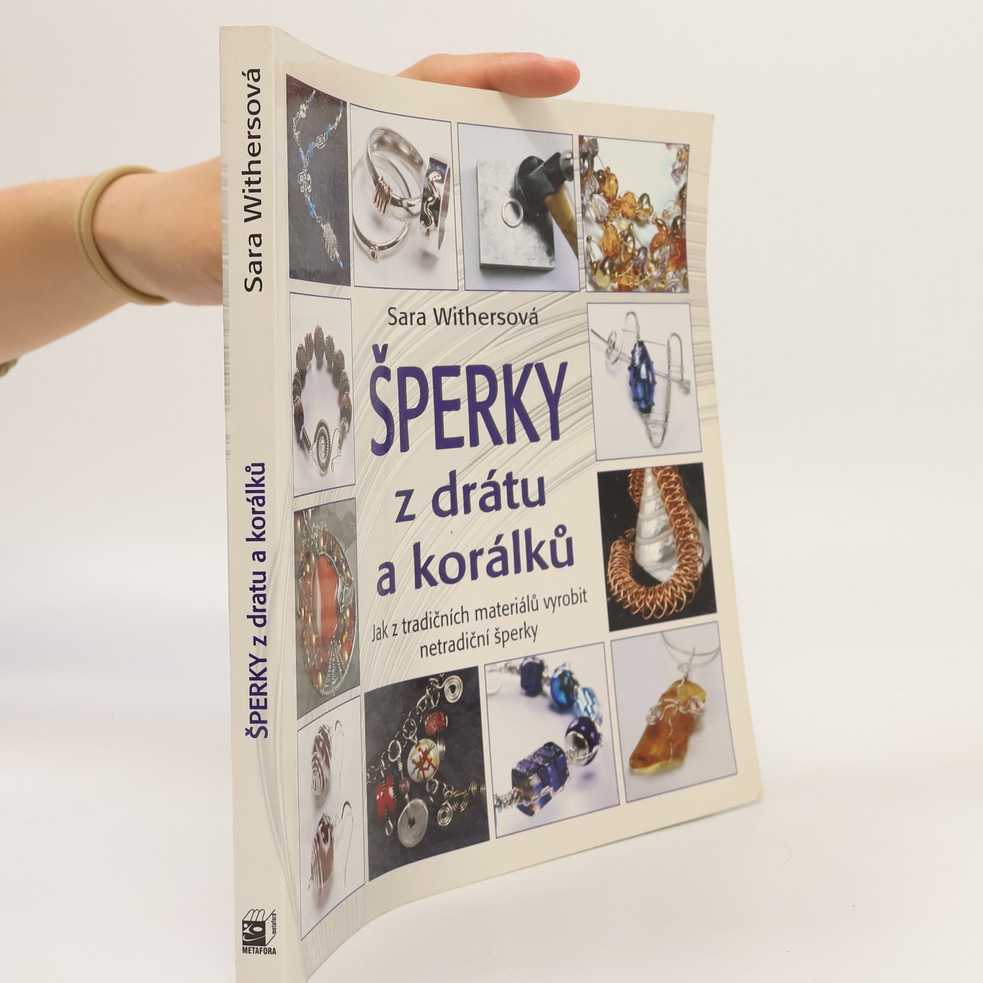Sara Withers Šperky z drátu a korálků