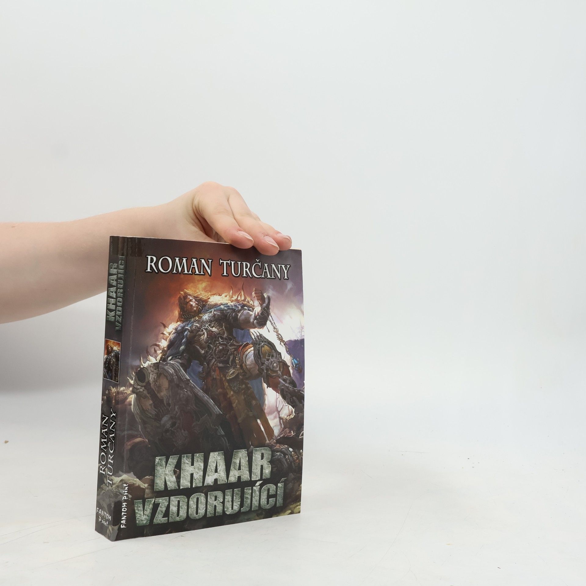 Roman Turčany Khaar vzdorující