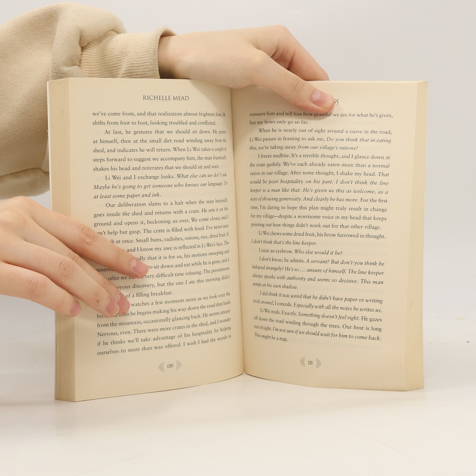 Richelle Mead Soundless