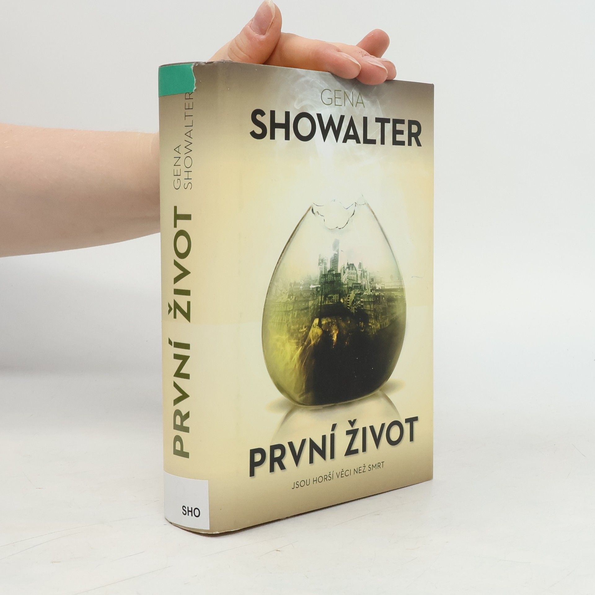 Gena Showalter První život