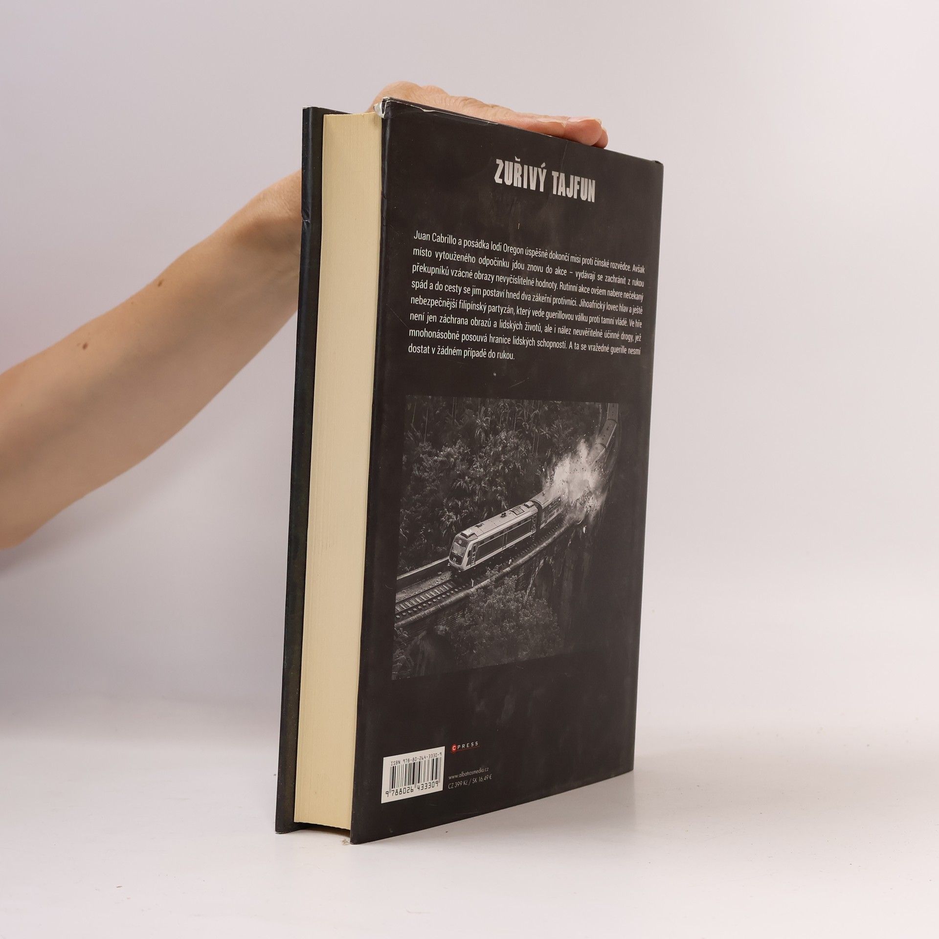 Clive Cussler Zuřivý tajfun