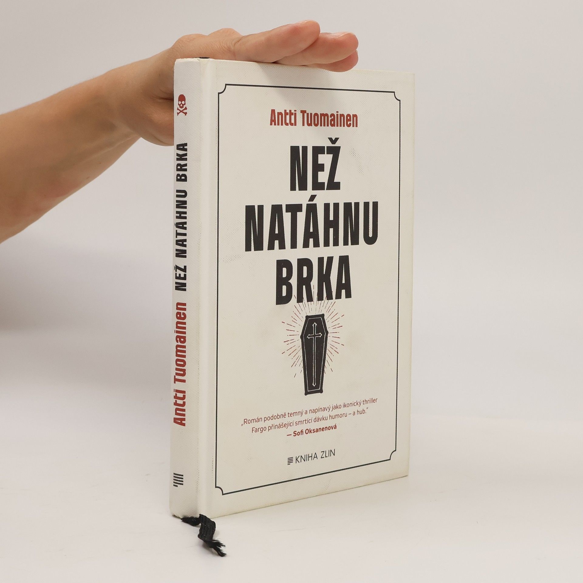 Antti Tuomainen Než natáhnu brka