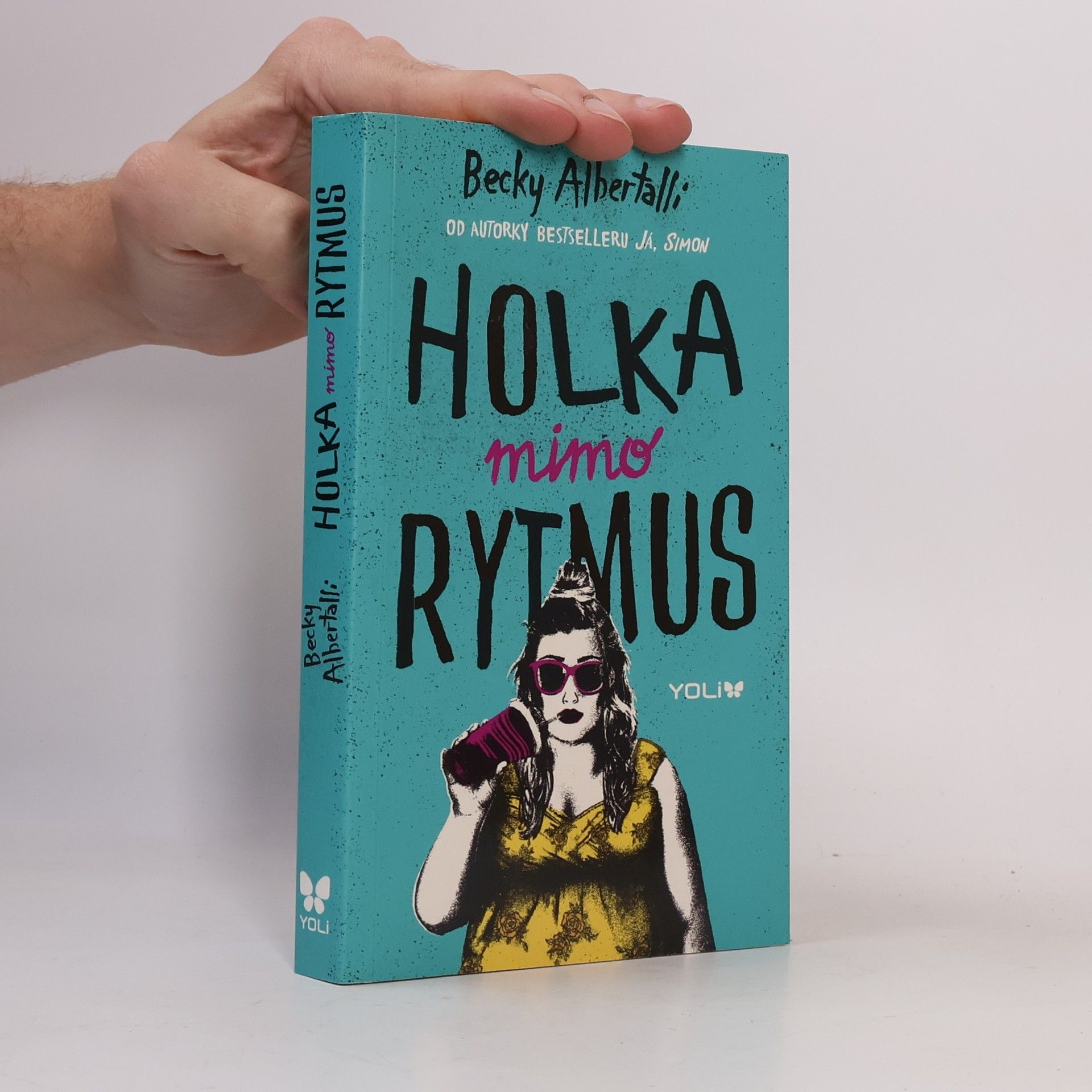 Becky Albertalli Holka mimo rytmus