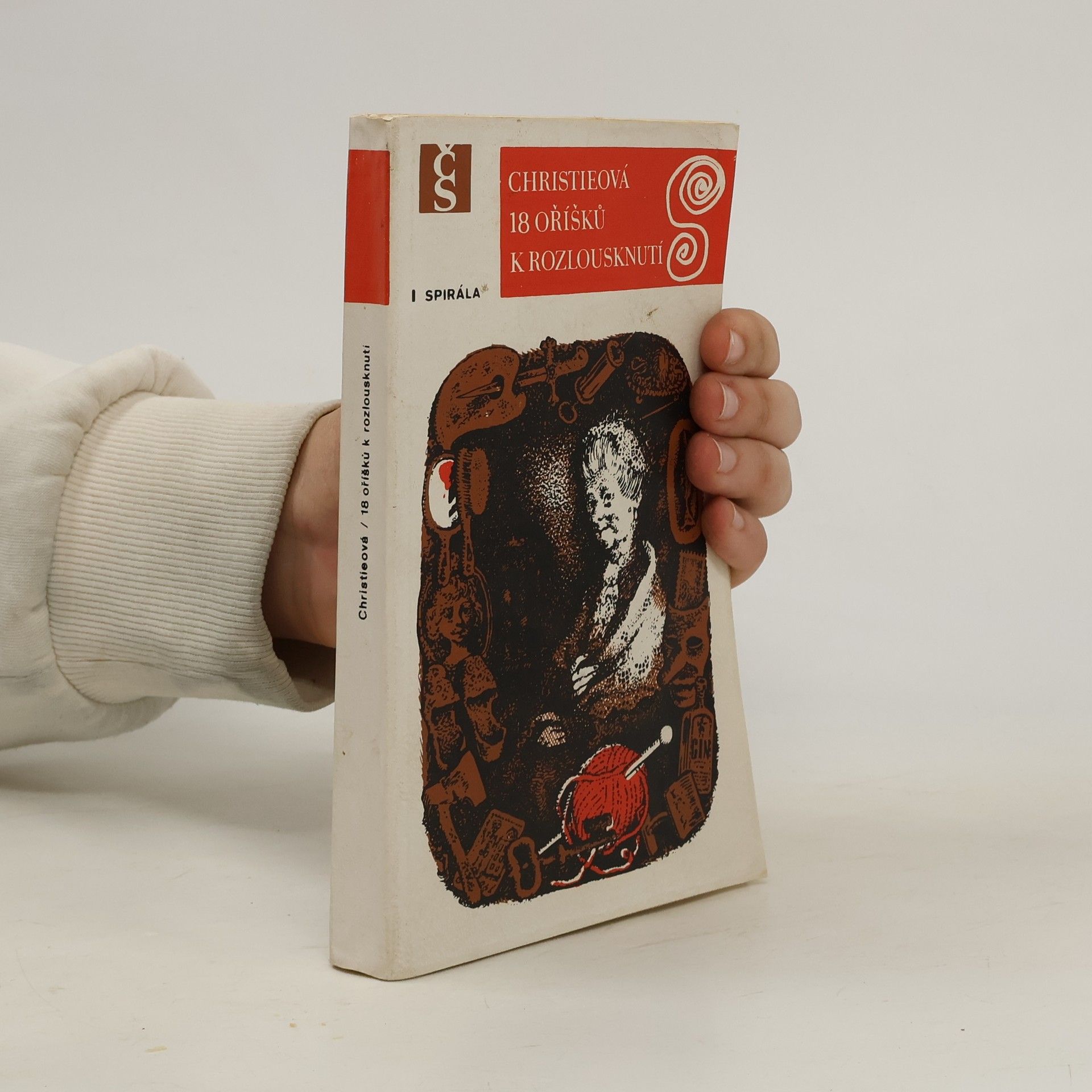 Agatha Christie 18 oříšků k rozlousknutí