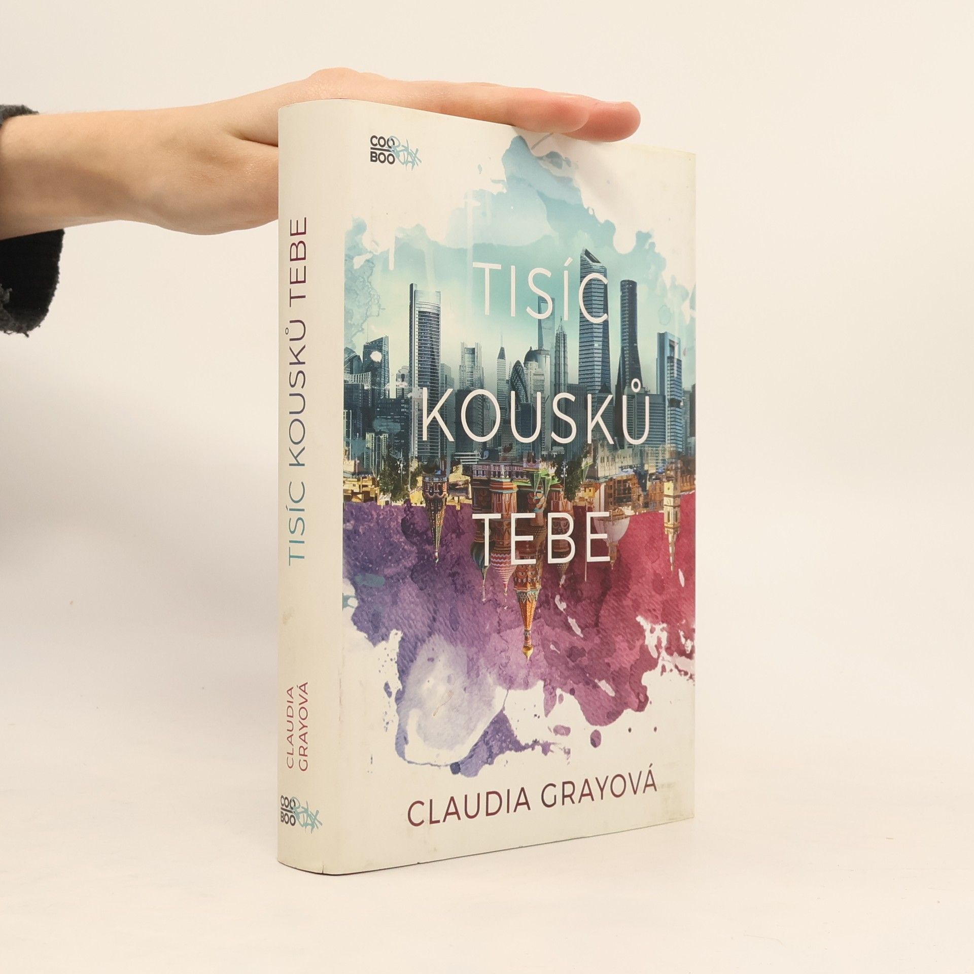 Claudia Gray Tisíc kousků tebe