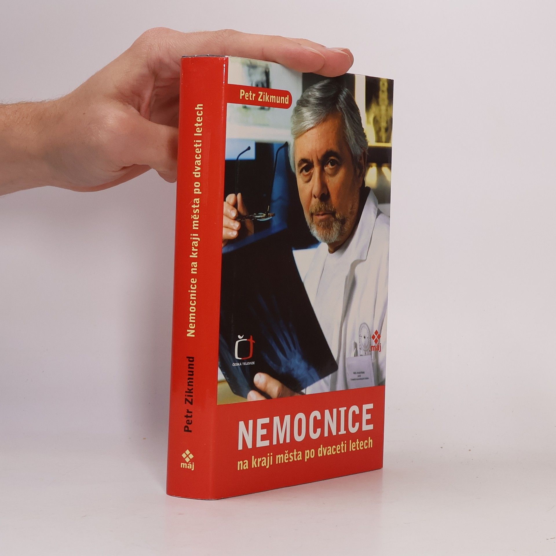 Petr Zikmund Nemocnice na kraji města po dvaceti letech: Televizní román podle stejnojmenného seriálu