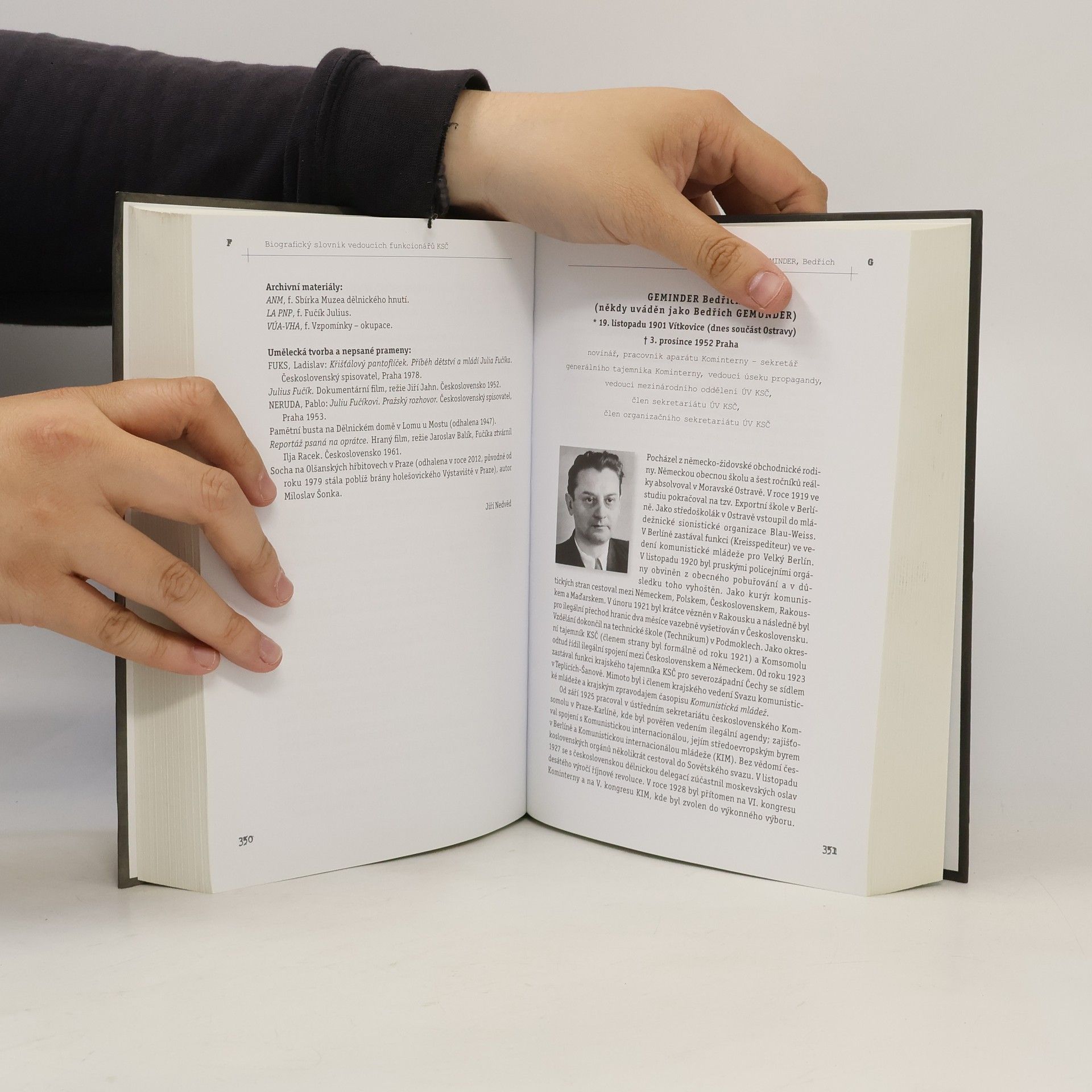 Petr Anev Biografický slovník vedoucích funkcionářů KSČ (1921-1989). A-K