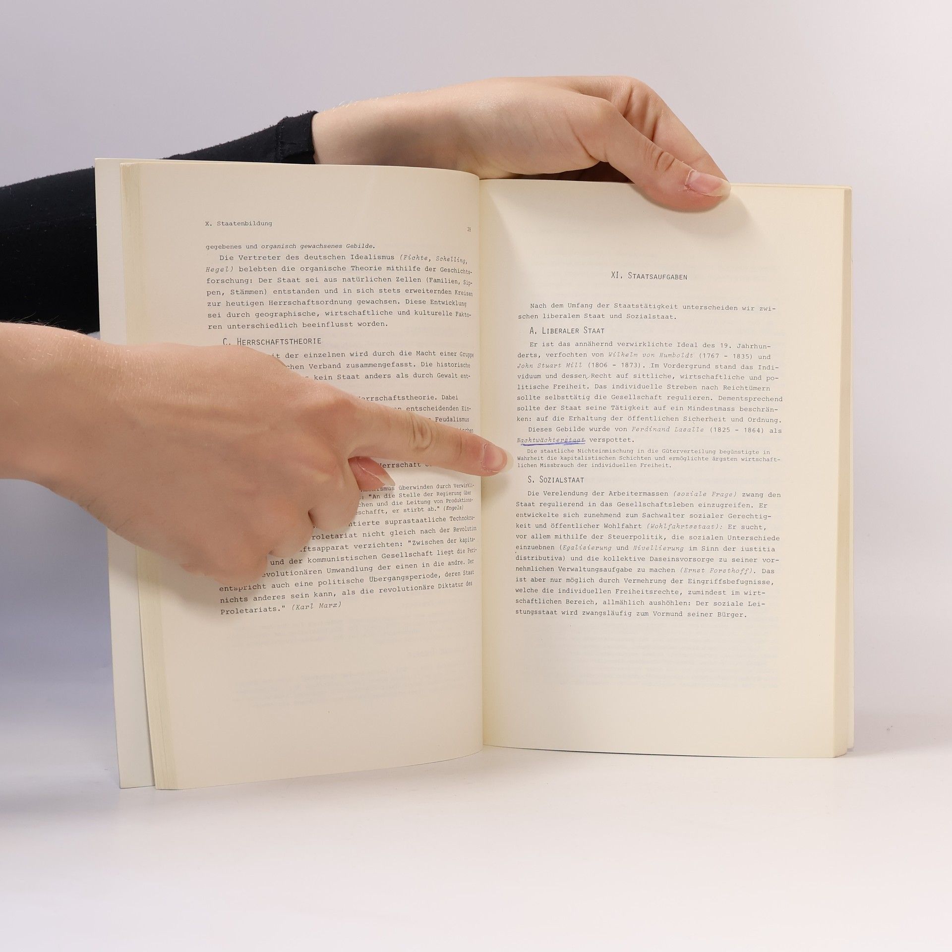 Richard Holzhammer Linzer Universitätsschriften / Studientexte - 1: Einführung in die Rechtswissenschaft