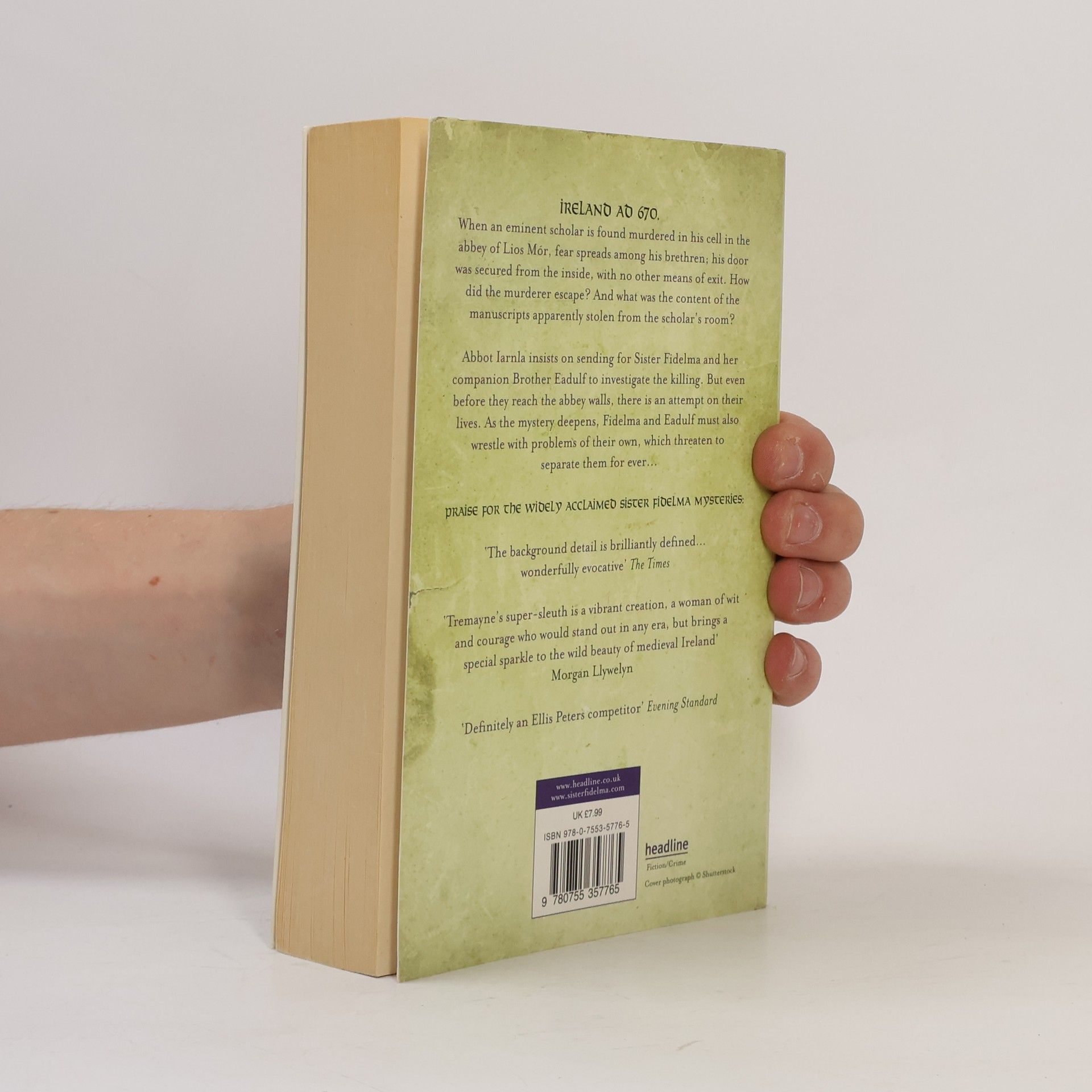 Peter Treymayne Sister Fidelma Mysteries - 21: The Chalice of Blood. Der Blutkelch, englische Ausgabe