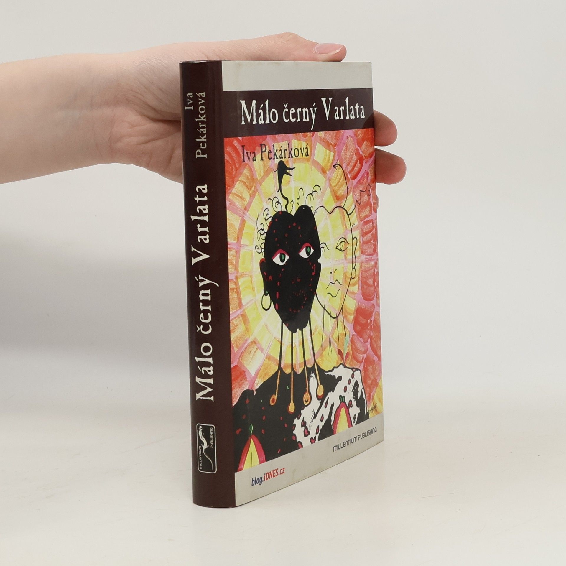 Iva Pekárková Málo černý Varlata