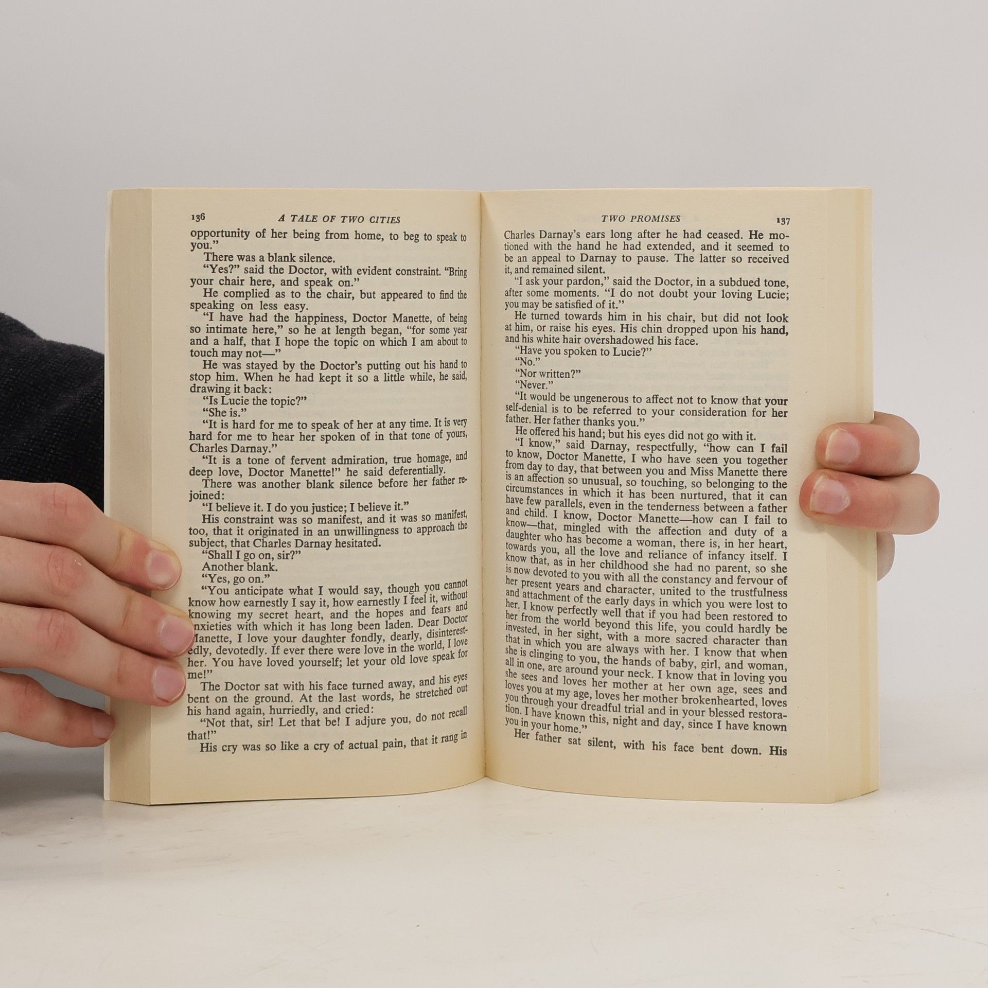 Charles Dickens A Tale of Two Cities