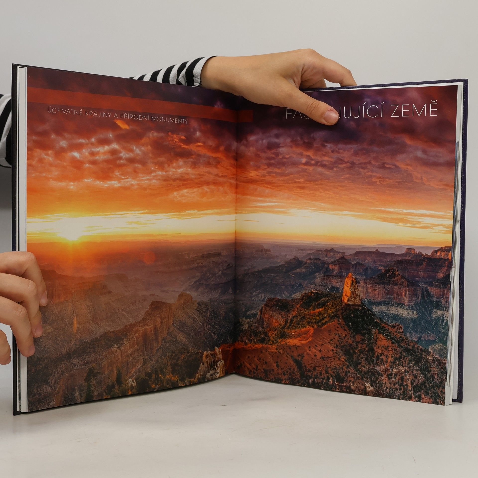 Kolektiv autorů Svět. Univerzální atlas