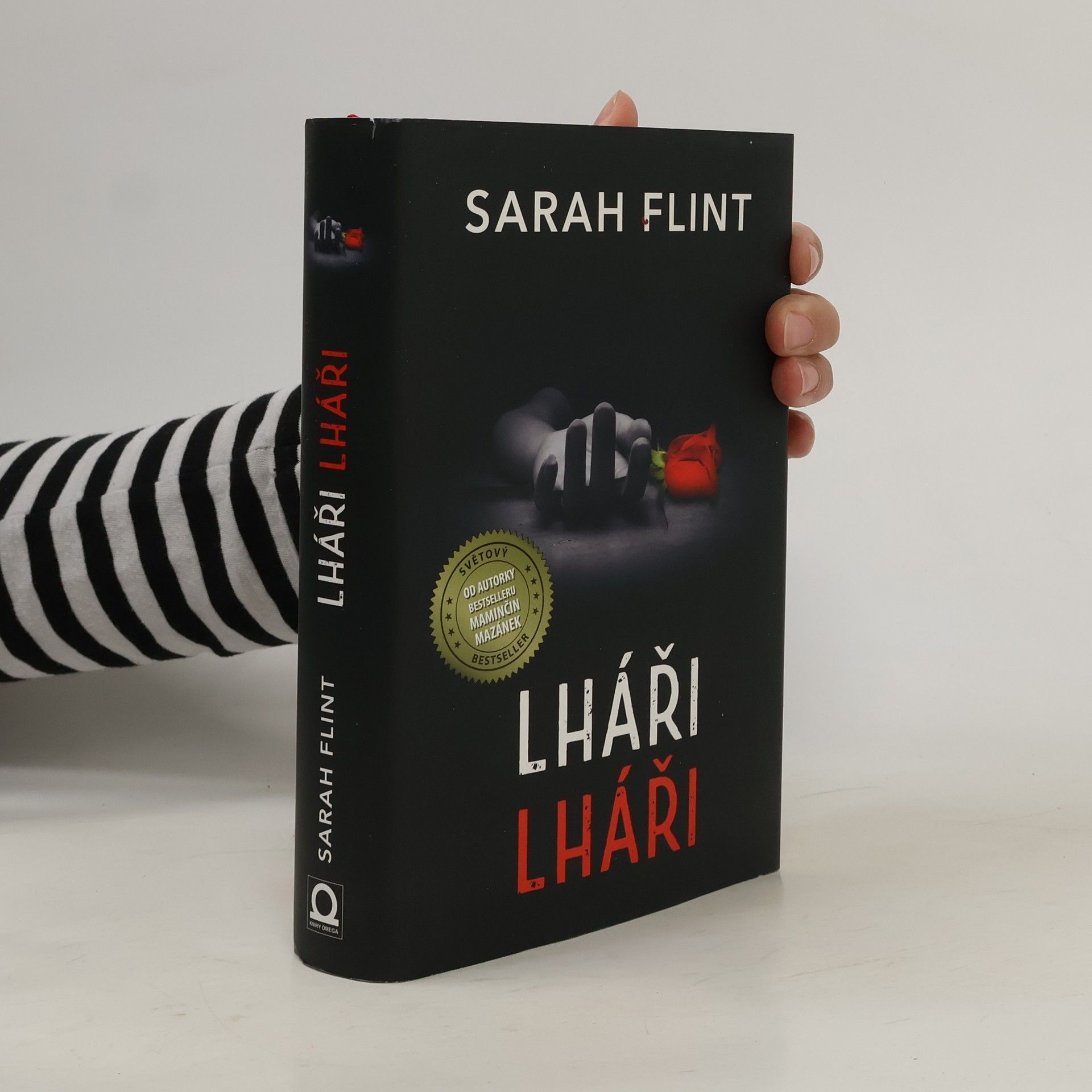 Sarah Flint Lháři, lháři