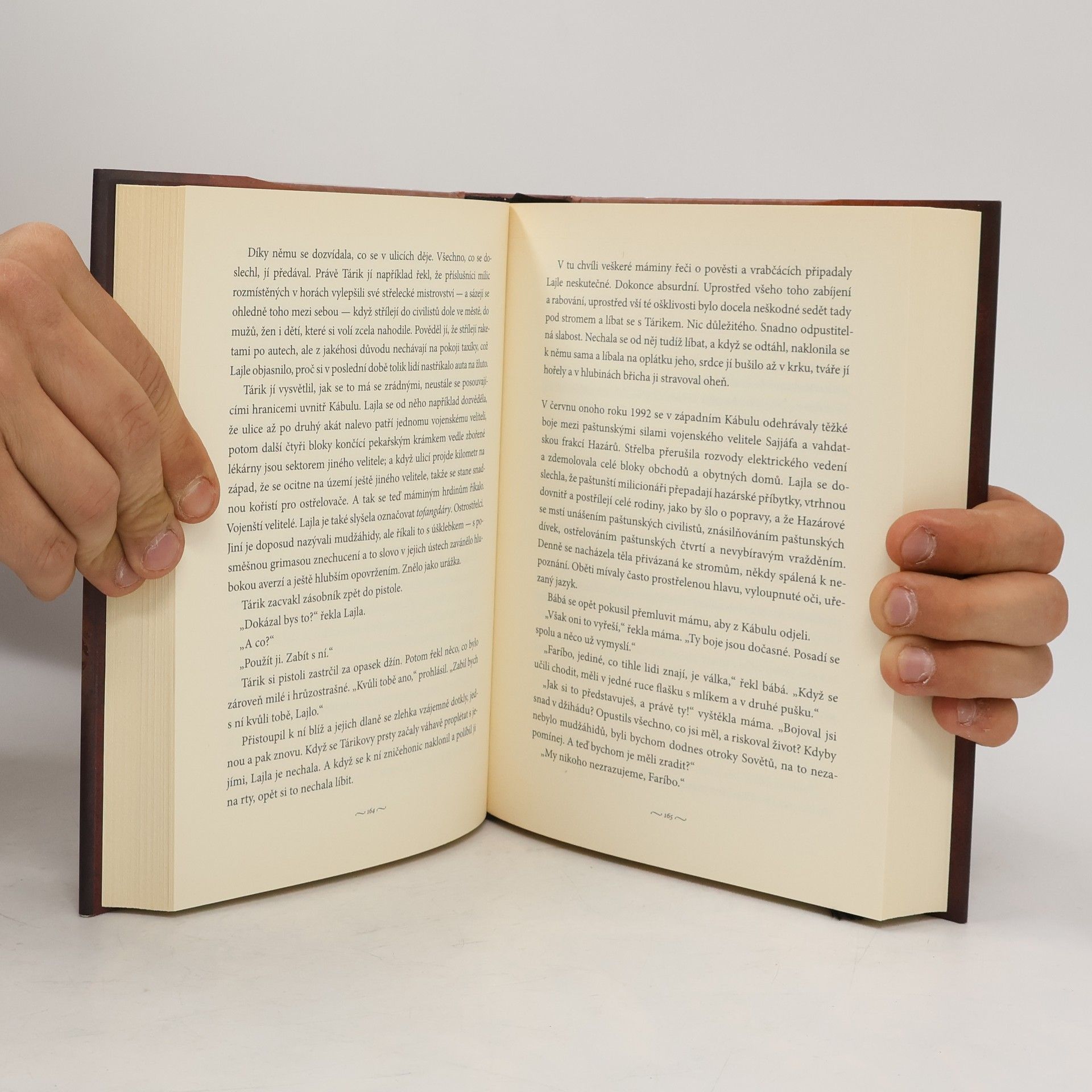 Khaled Hosseini Tisíce planoucích sluncí